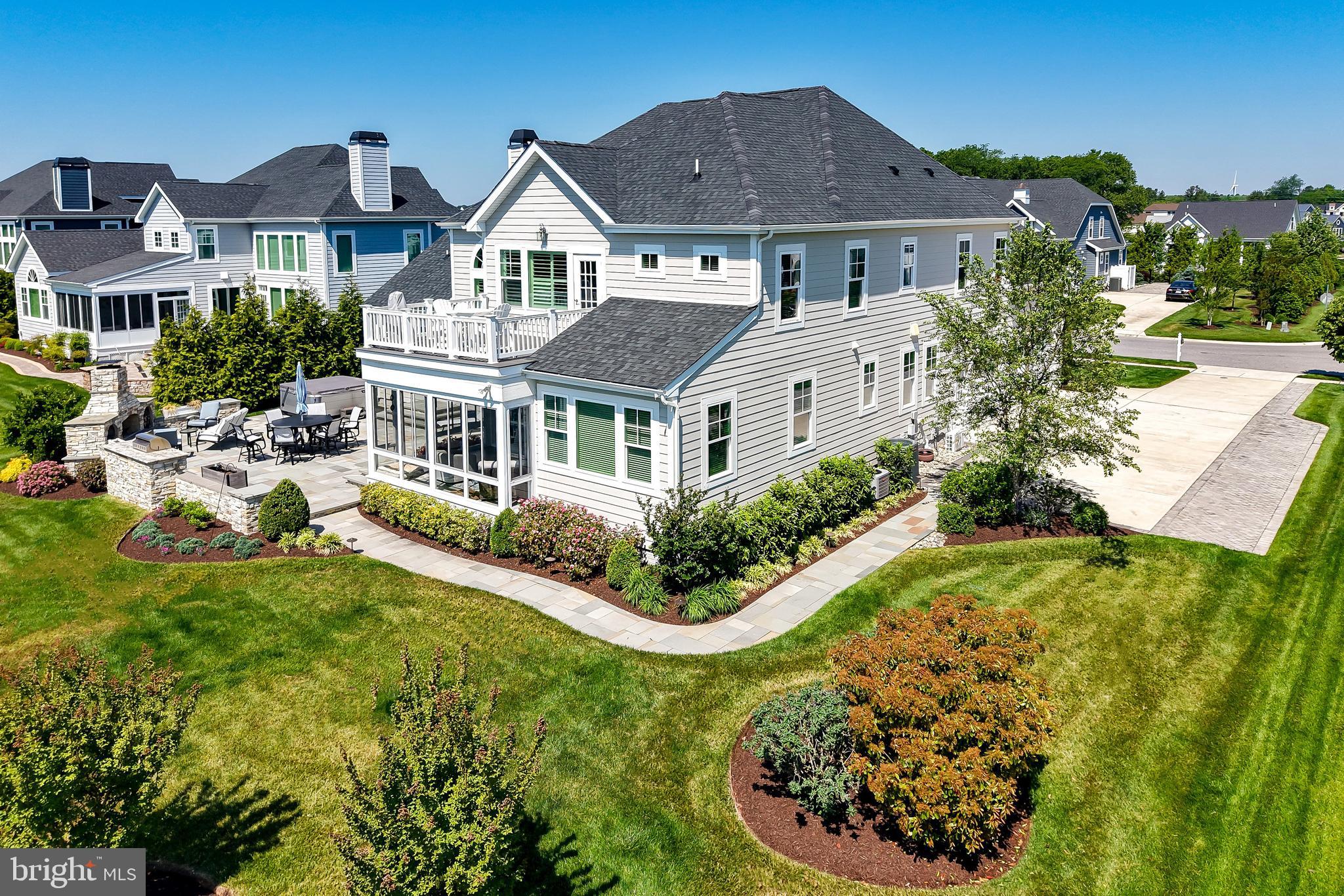 SHOWFIELD - Residential