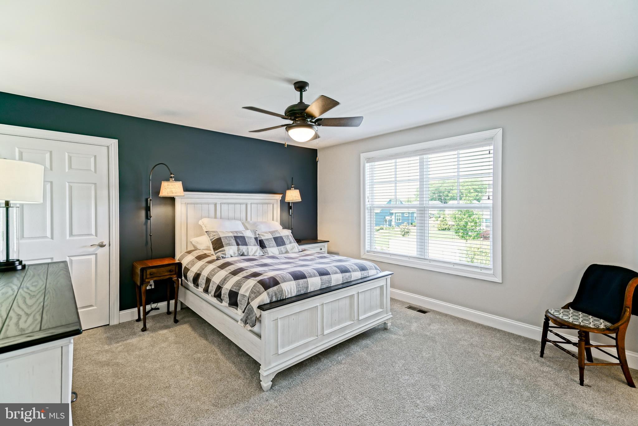 SHOWFIELD - Residential