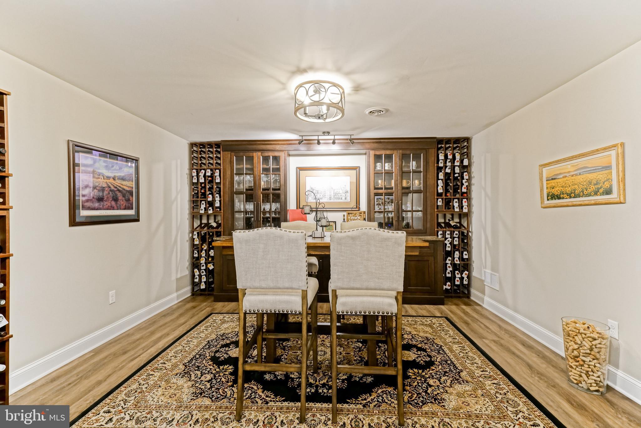SHOWFIELD - Residential