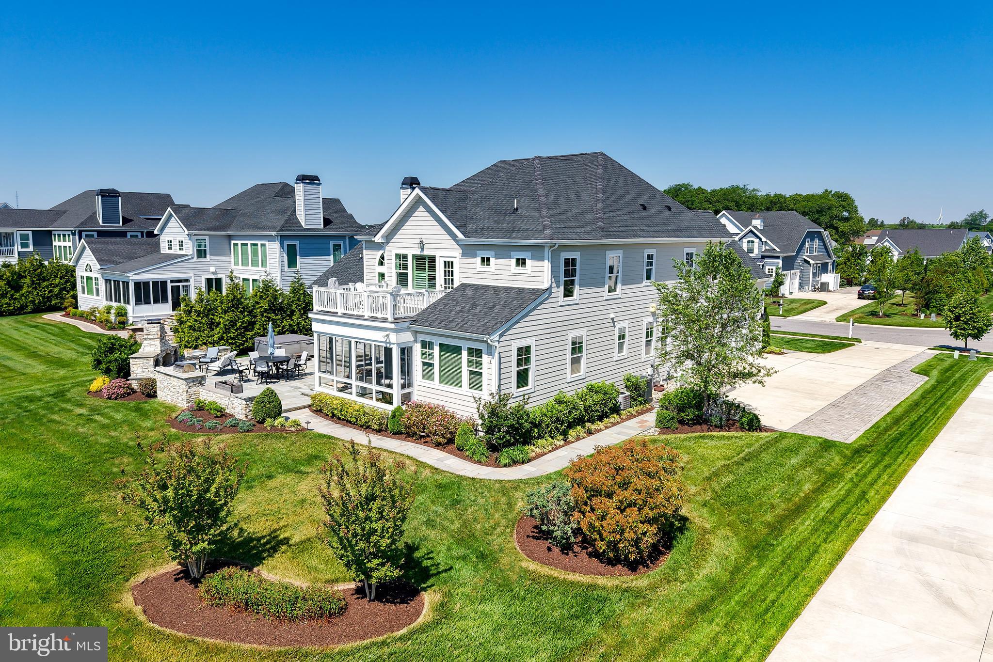 SHOWFIELD - Residential