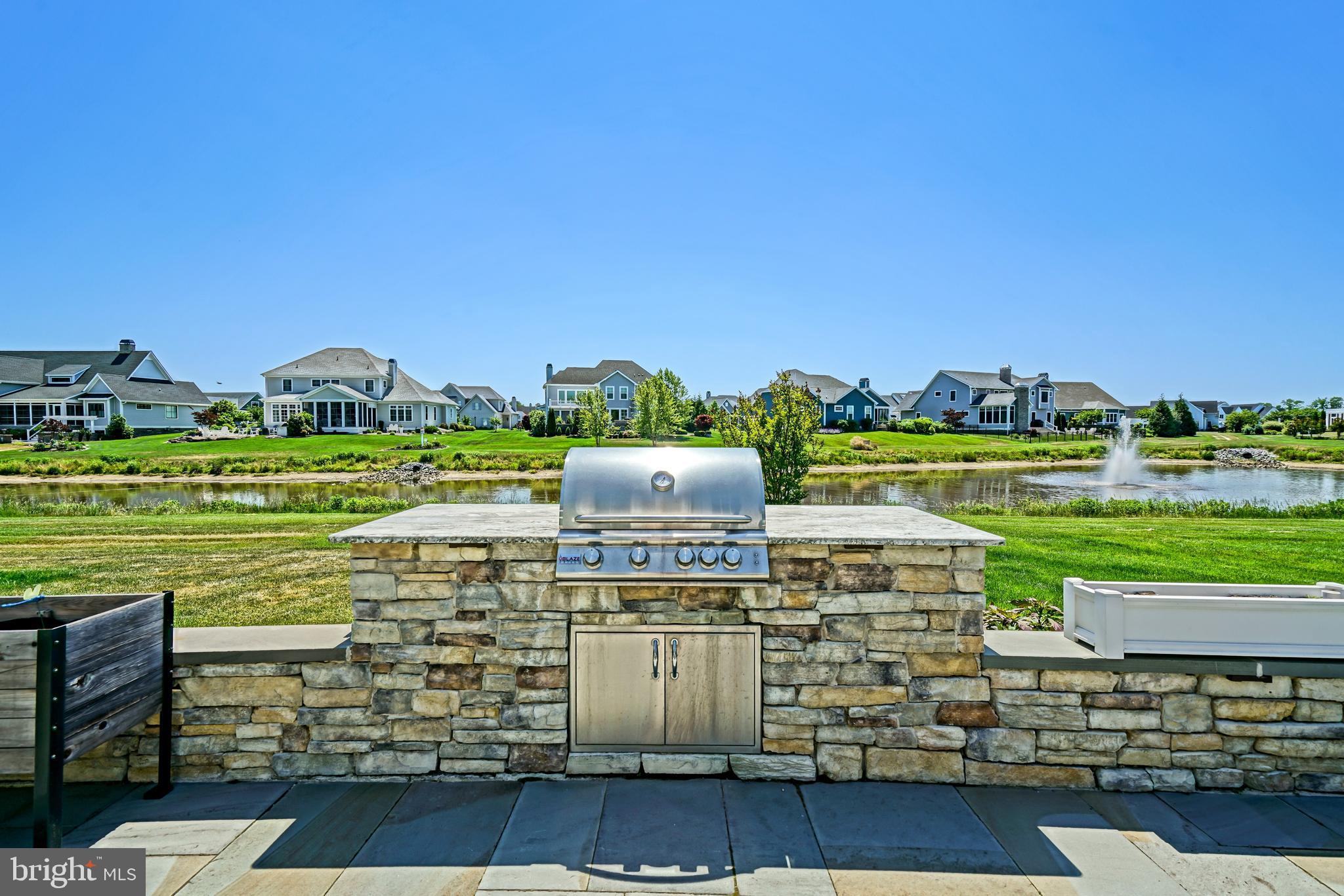SHOWFIELD - Residential