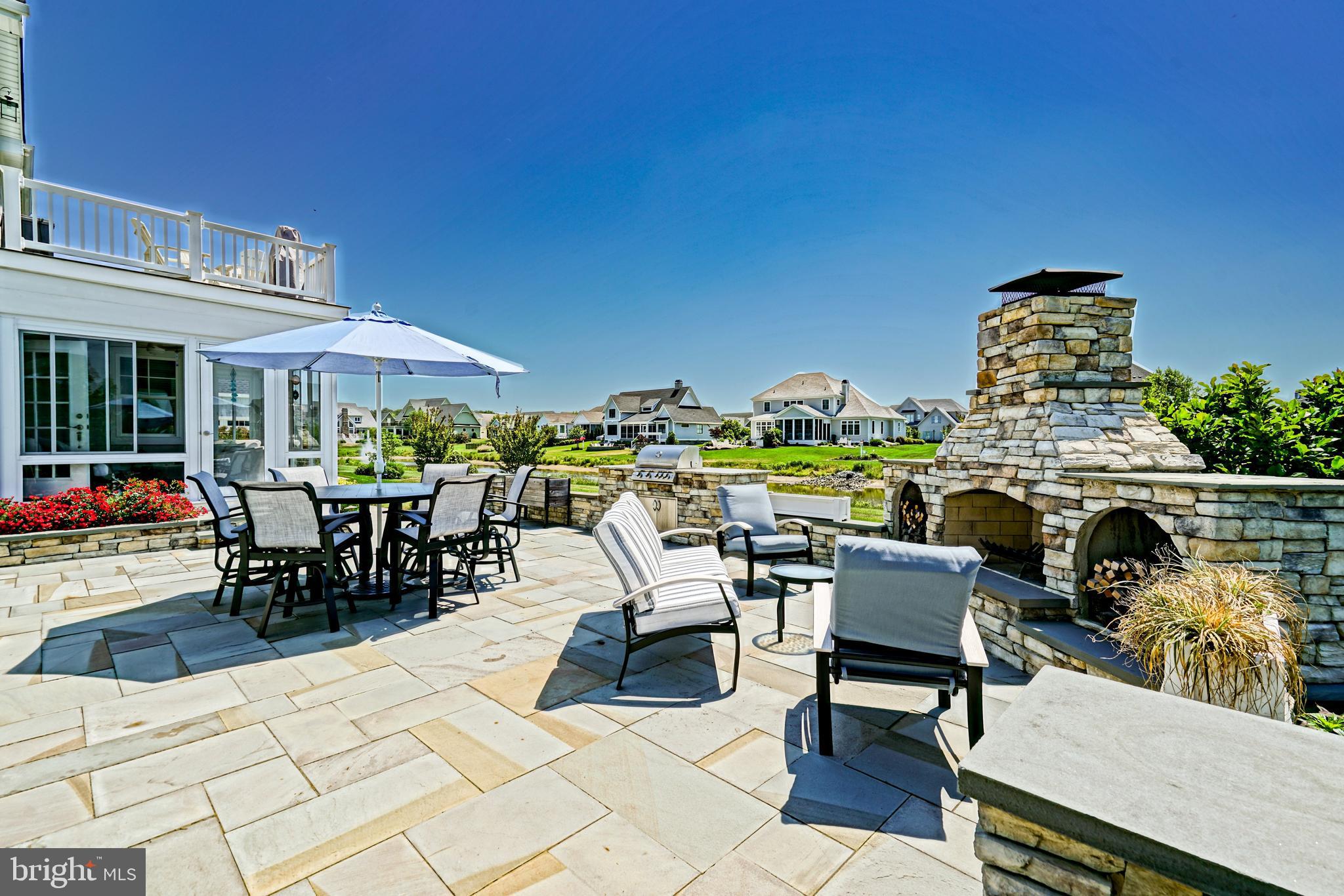 SHOWFIELD - Residential