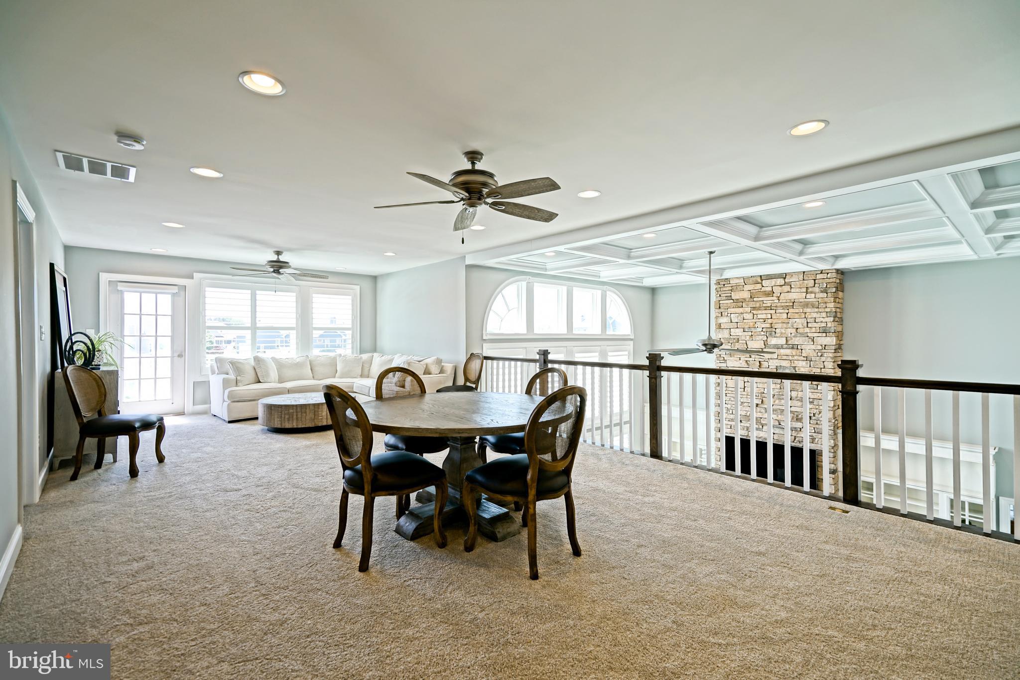 SHOWFIELD - Residential
