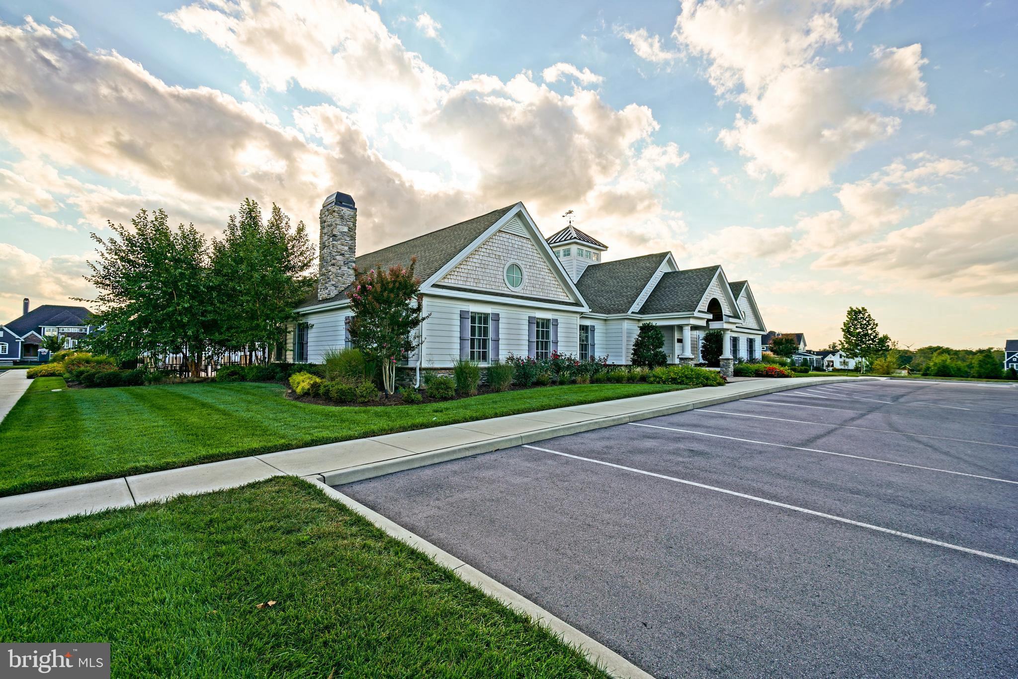 SHOWFIELD - Residential