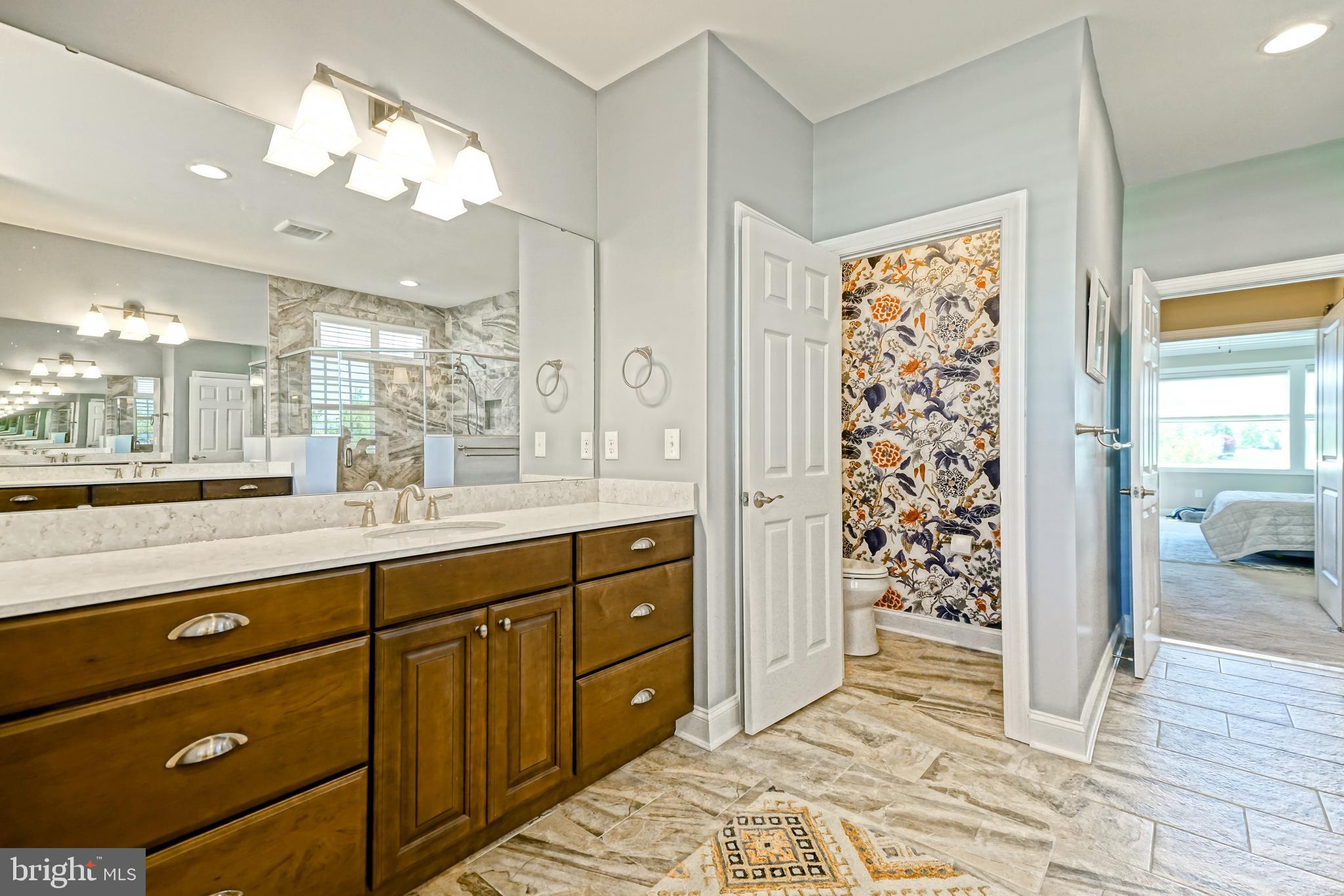 SHOWFIELD - Residential