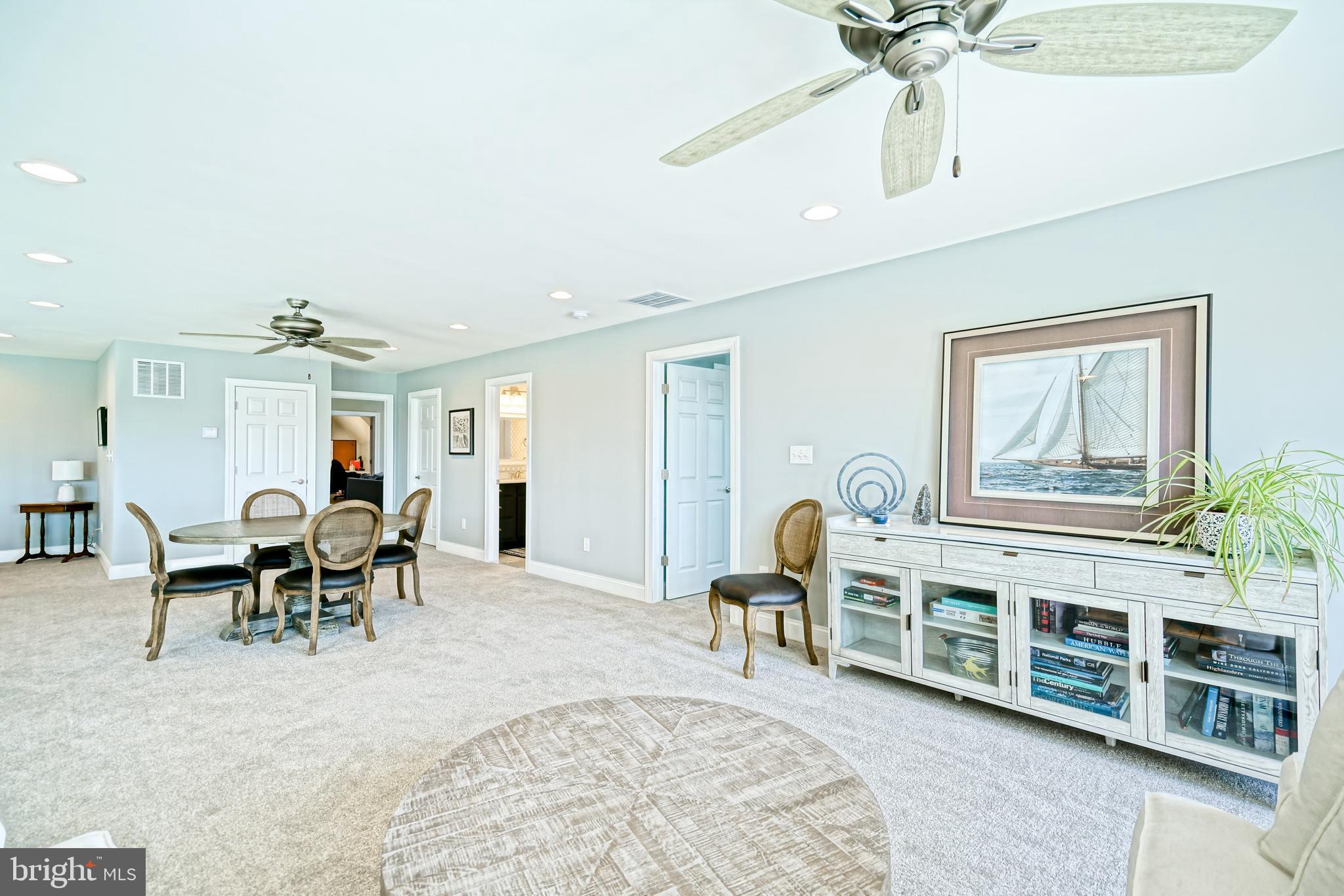 SHOWFIELD - Residential