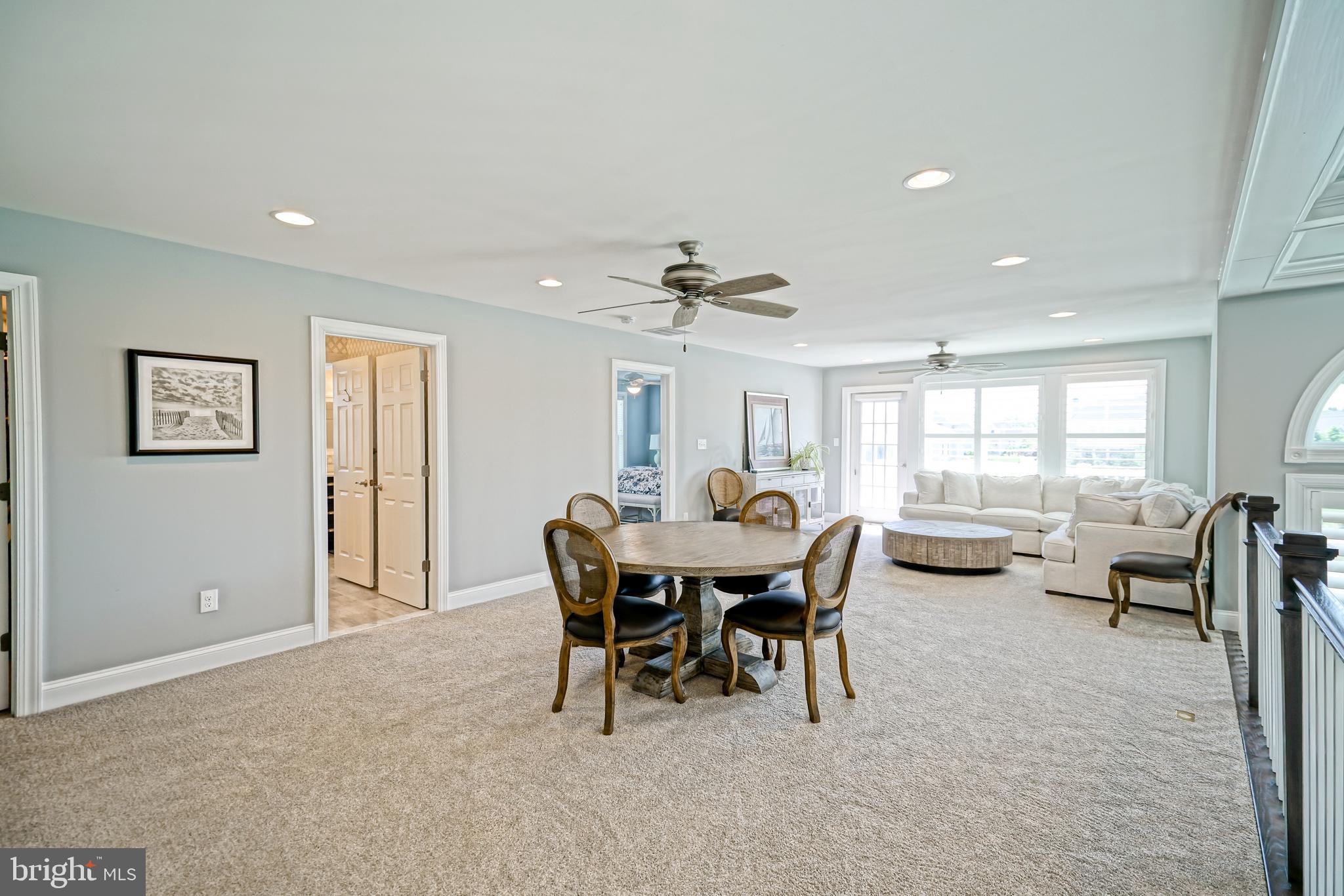 SHOWFIELD - Residential