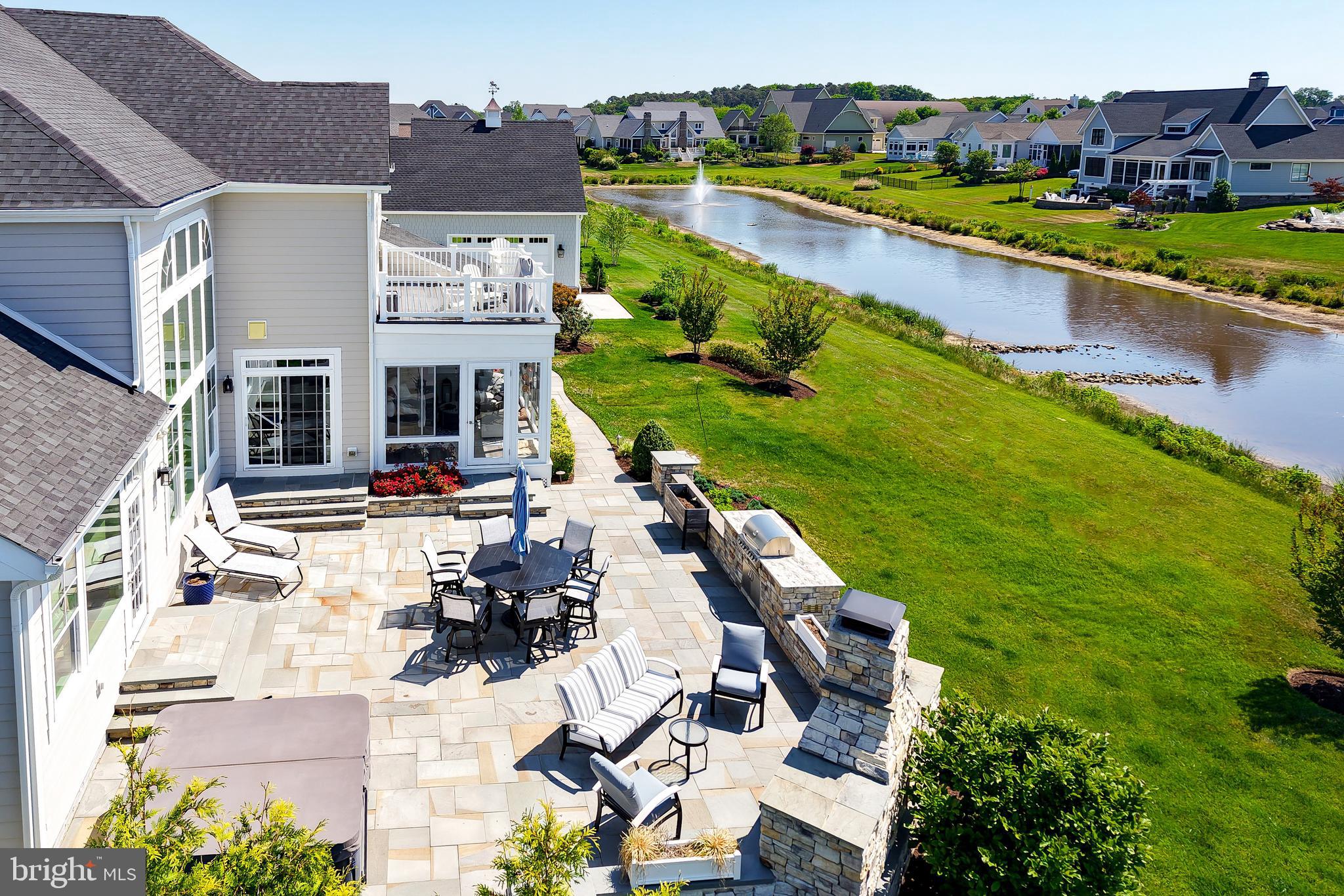 SHOWFIELD - Residential