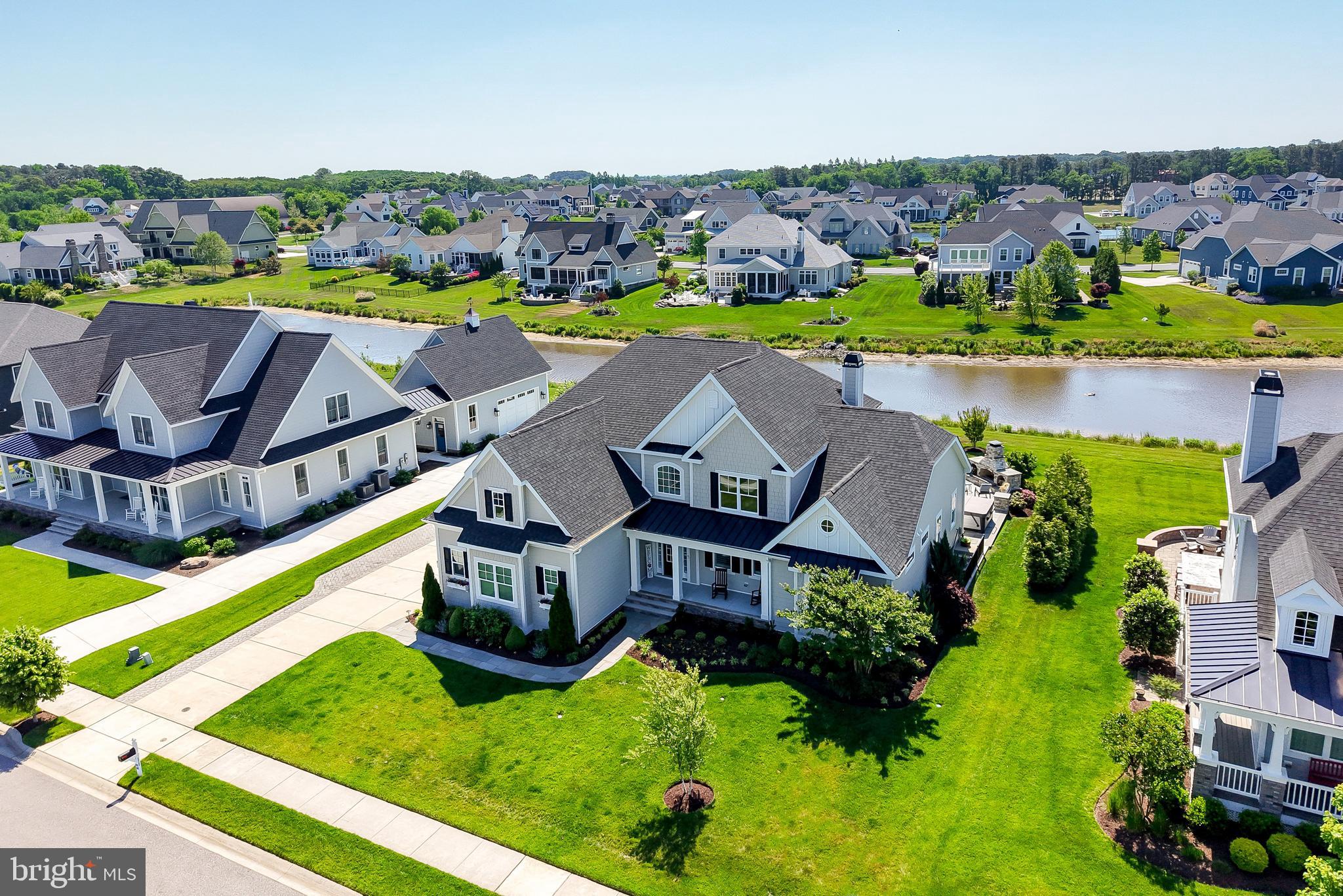 SHOWFIELD - Residential