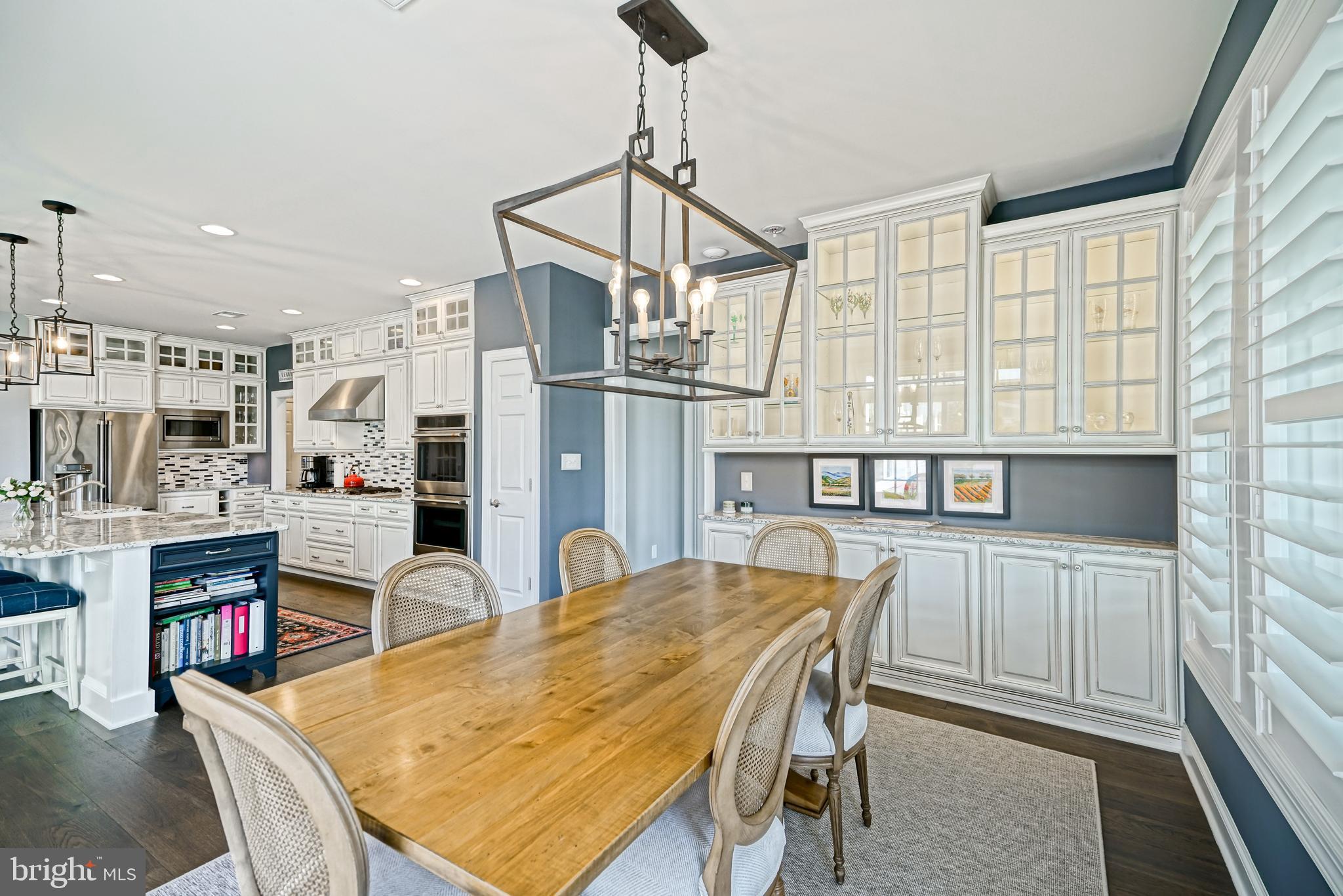 SHOWFIELD - Residential