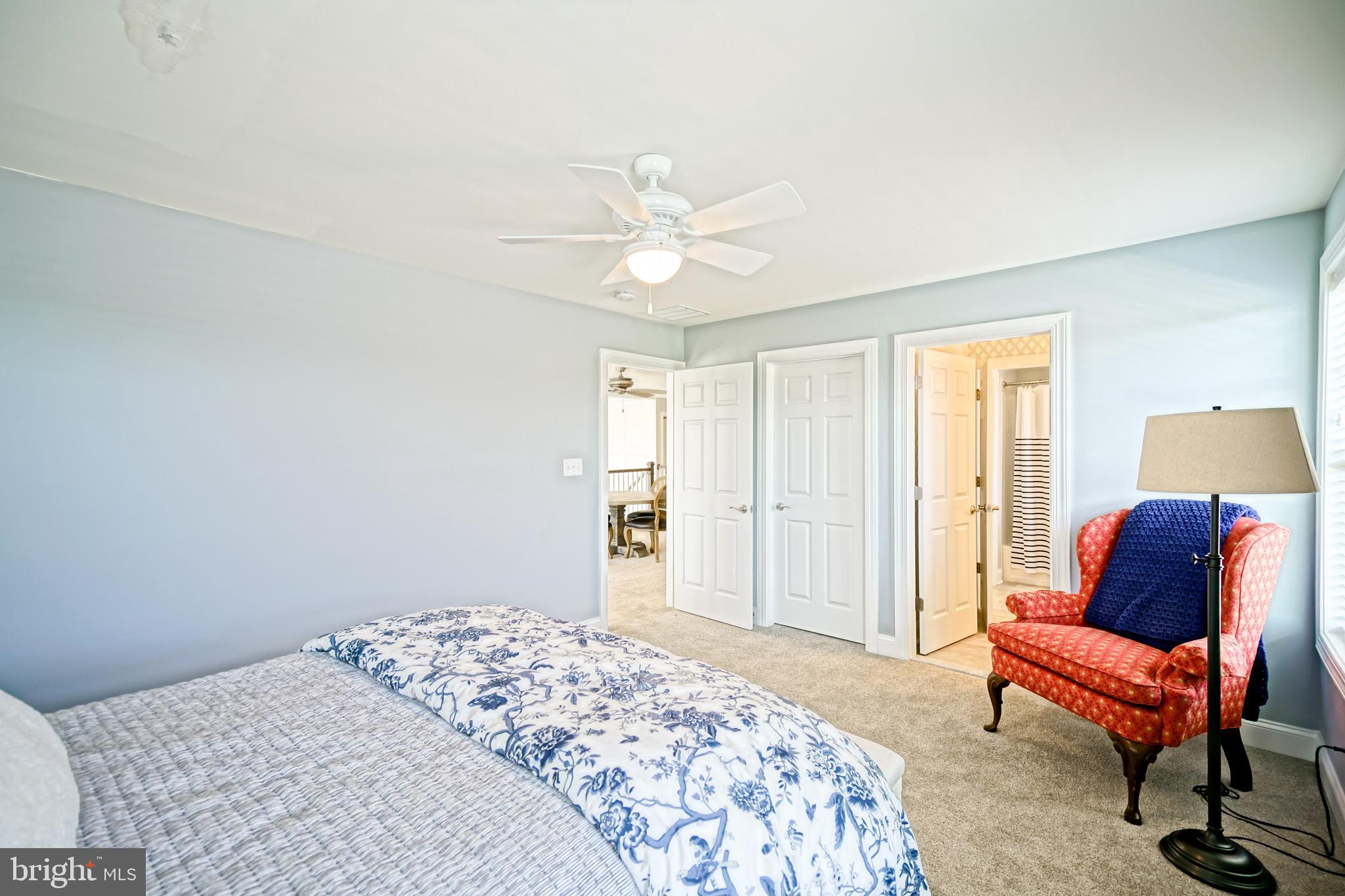 SHOWFIELD - Residential