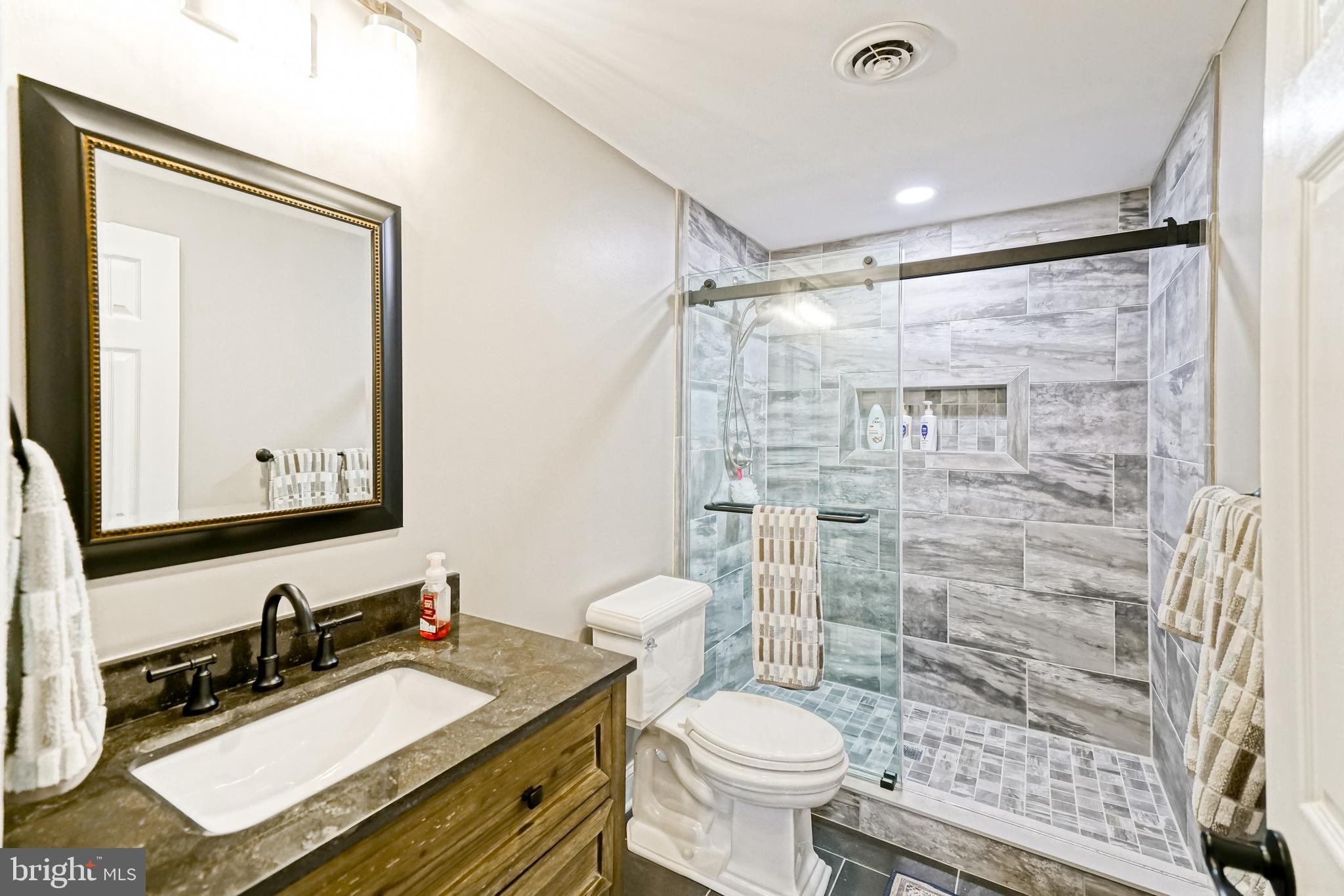 SHOWFIELD - Residential