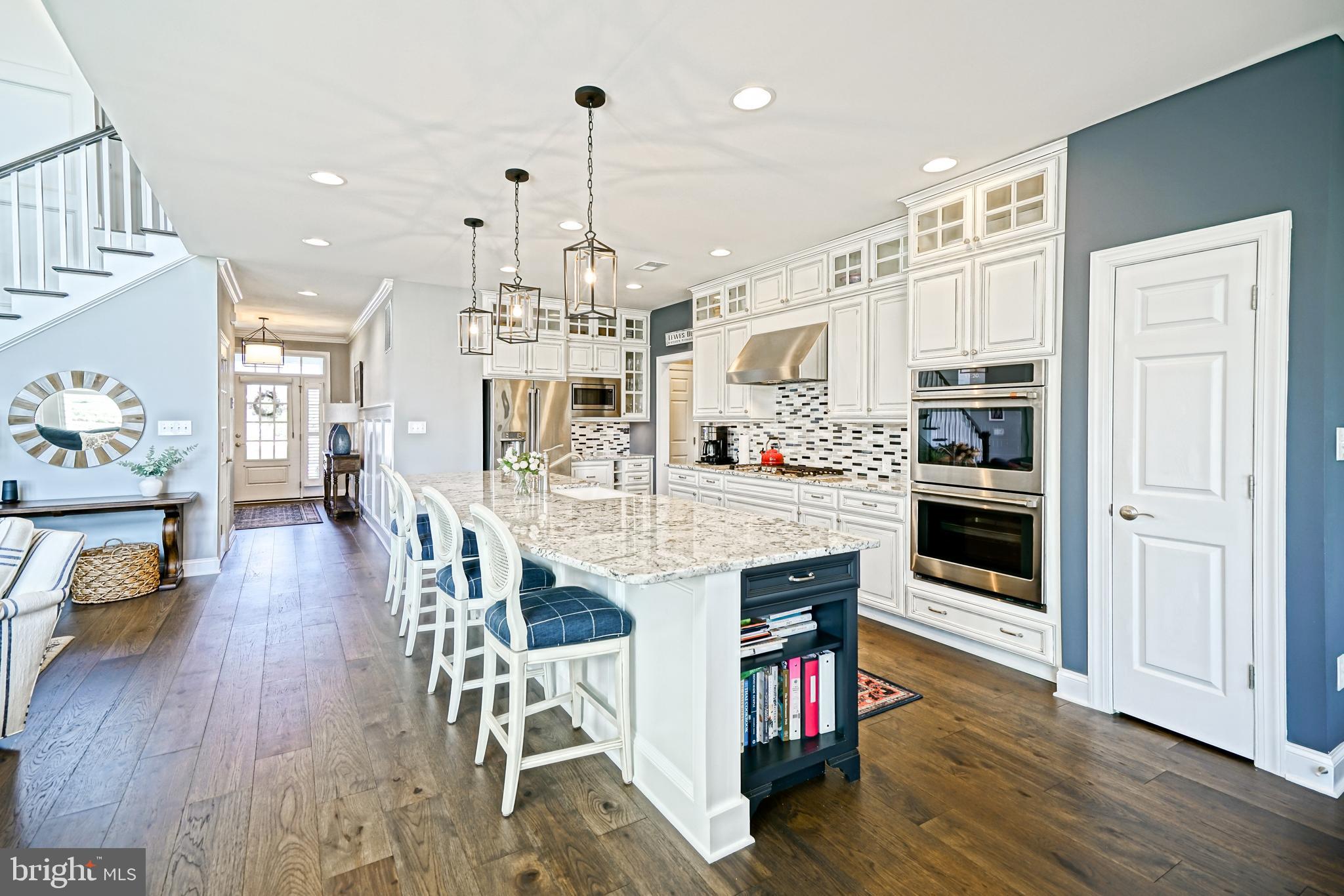 SHOWFIELD - Residential