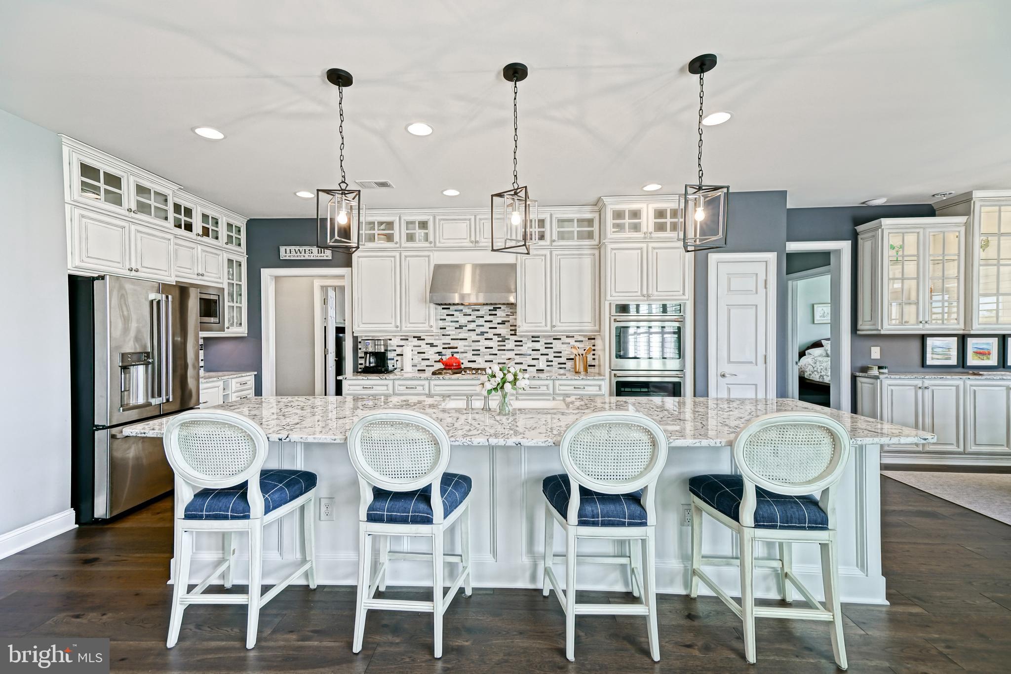 SHOWFIELD - Residential