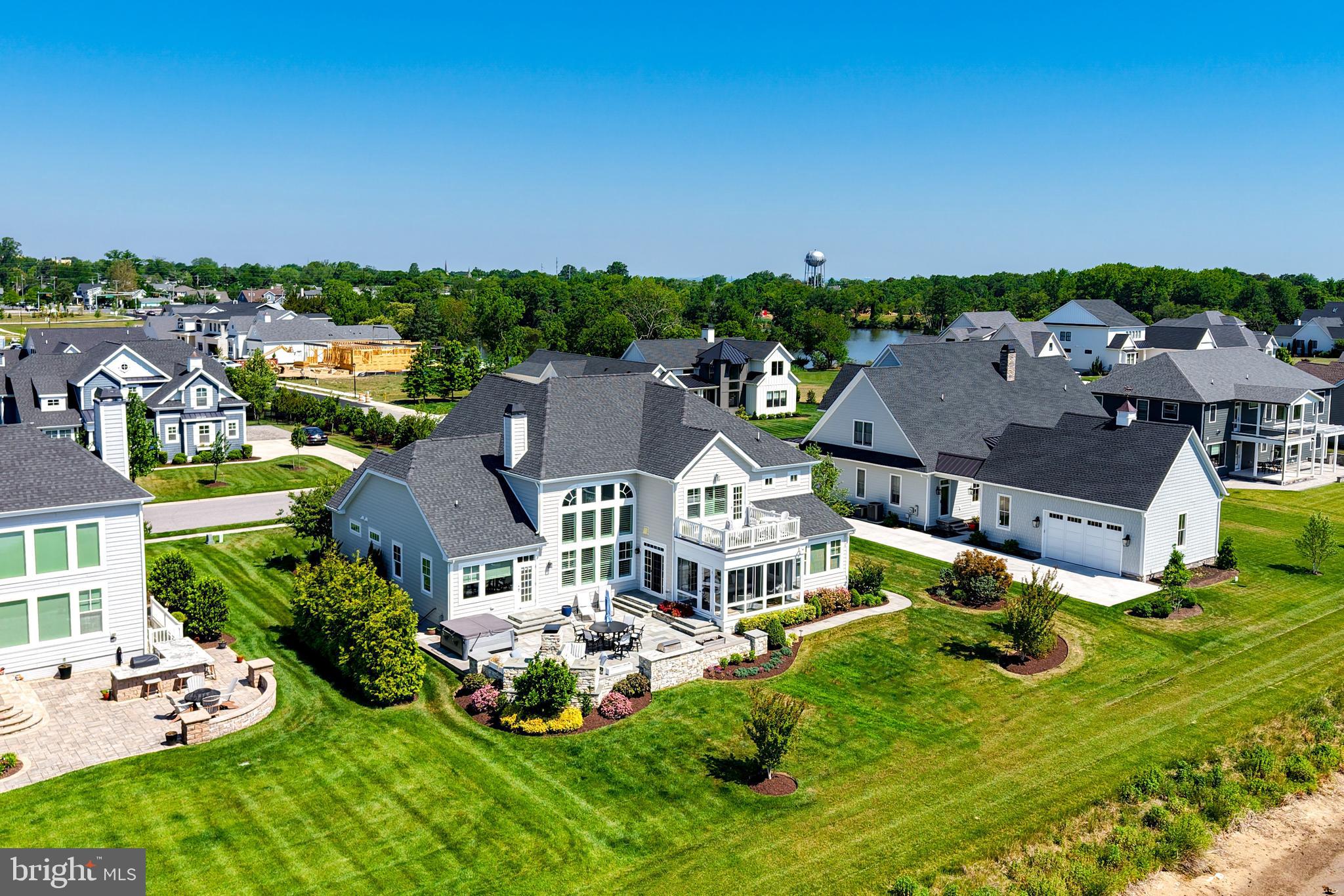 SHOWFIELD - Residential