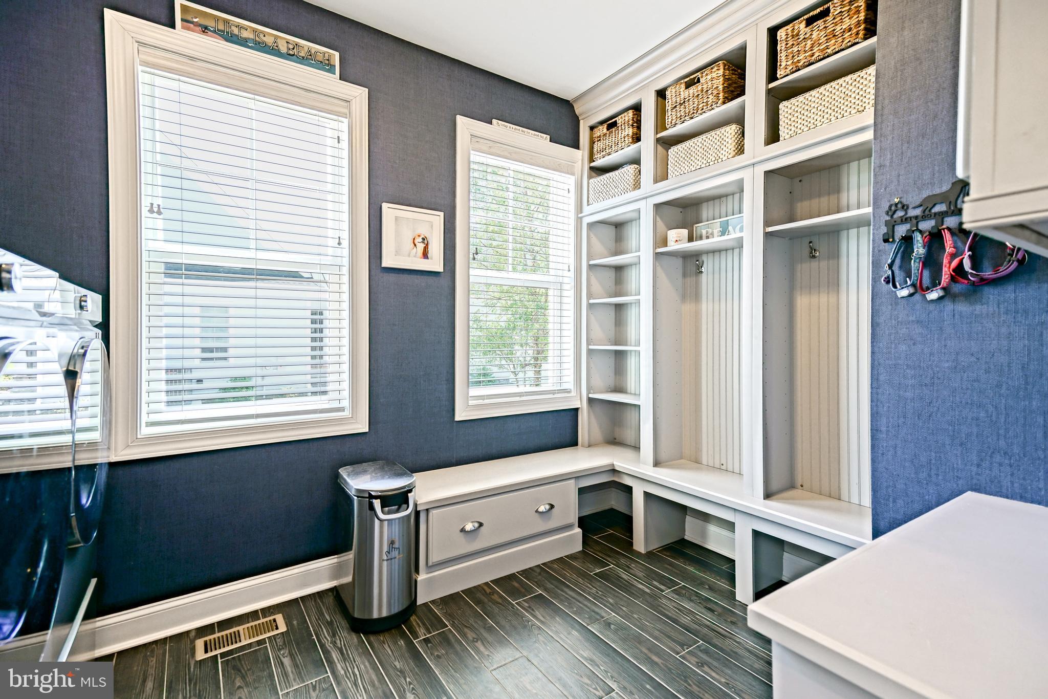 SHOWFIELD - Residential