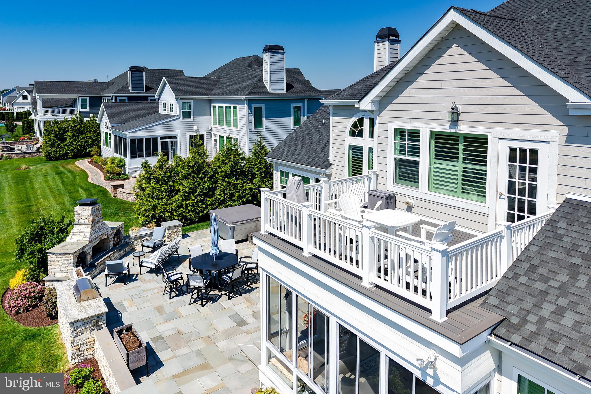SHOWFIELD - Residential
