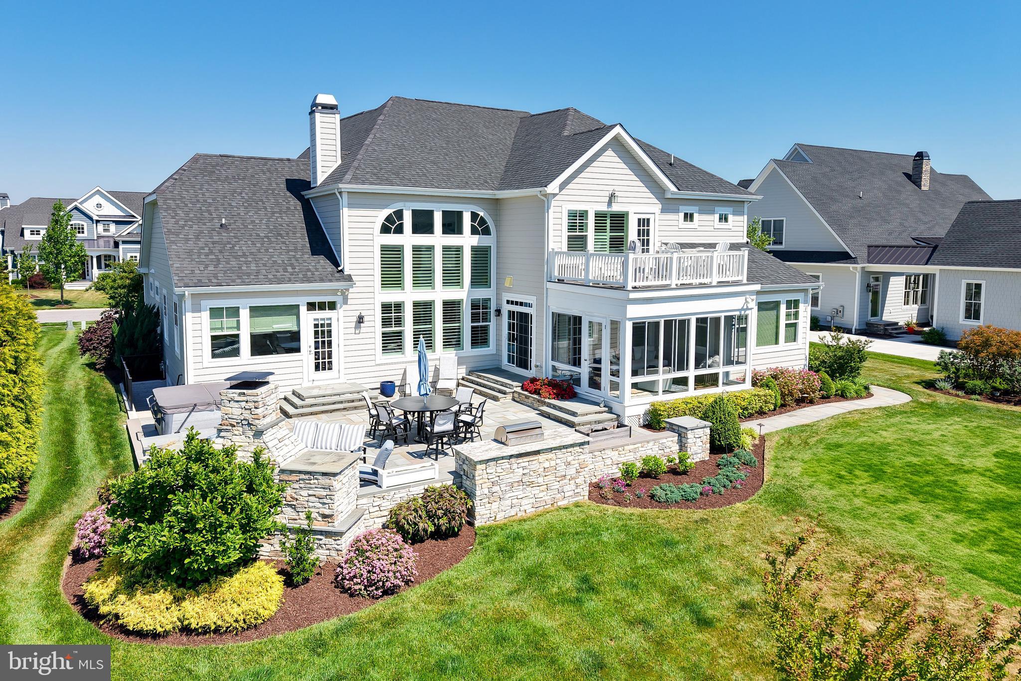 SHOWFIELD - Residential