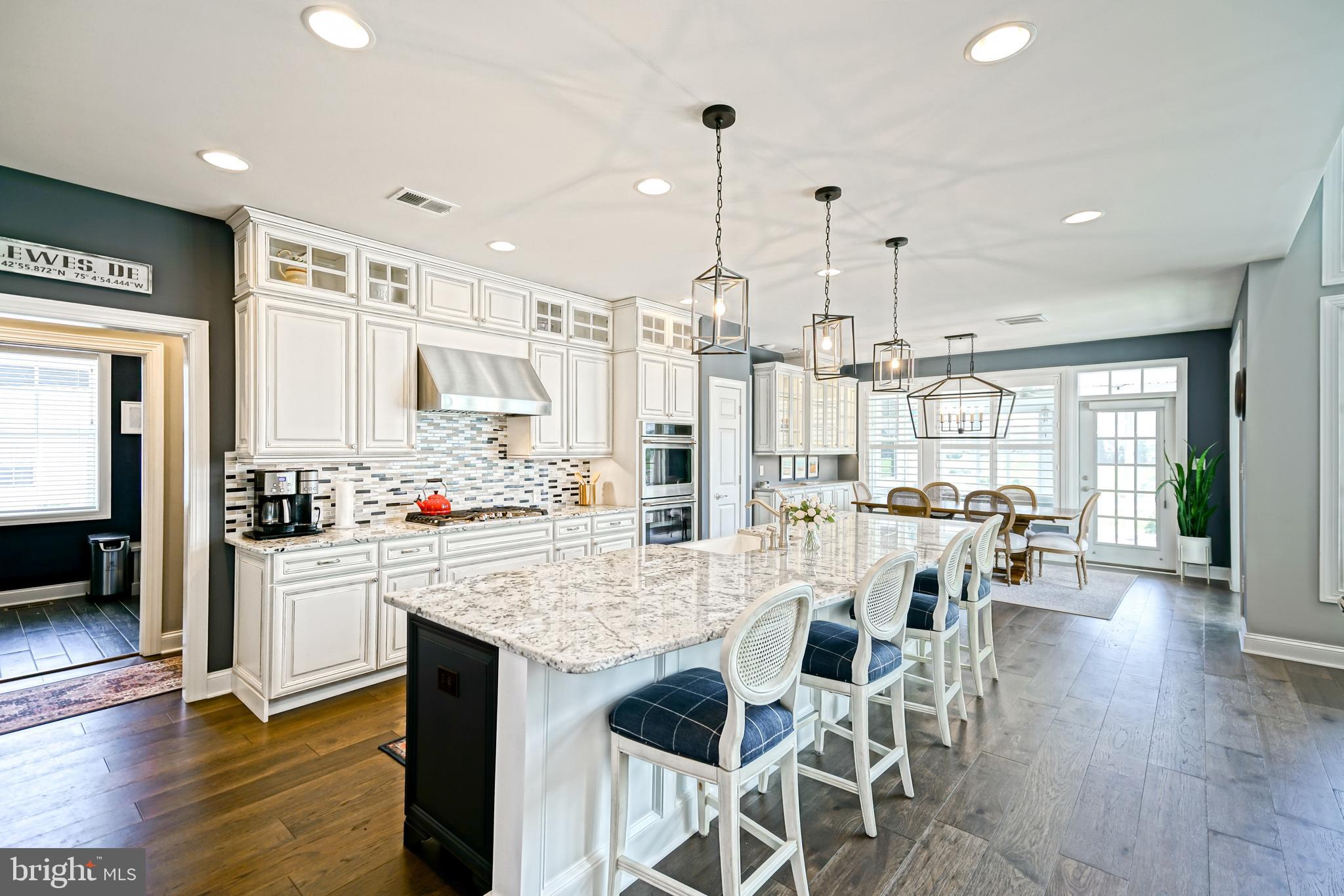 SHOWFIELD - Residential