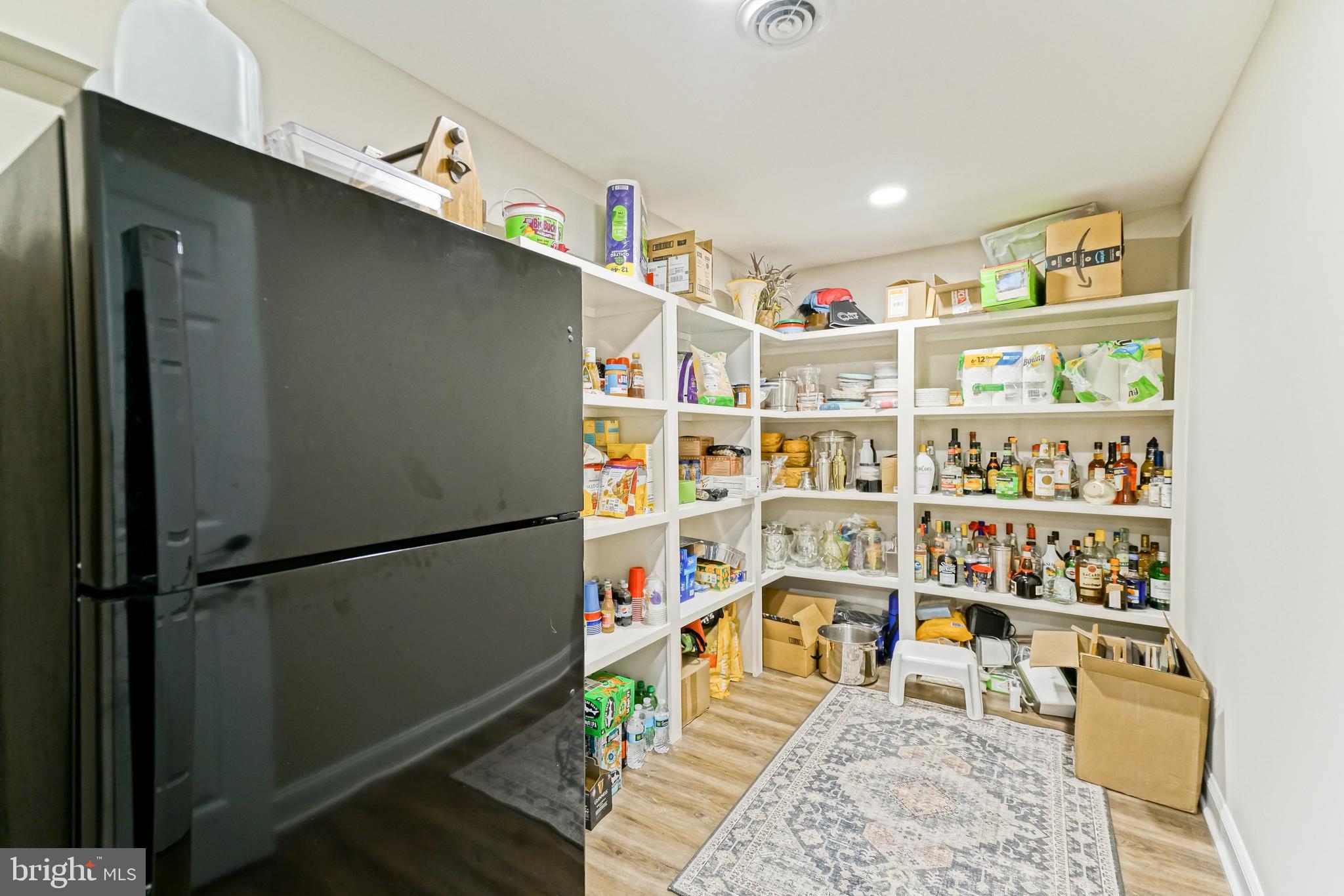 SHOWFIELD - Residential