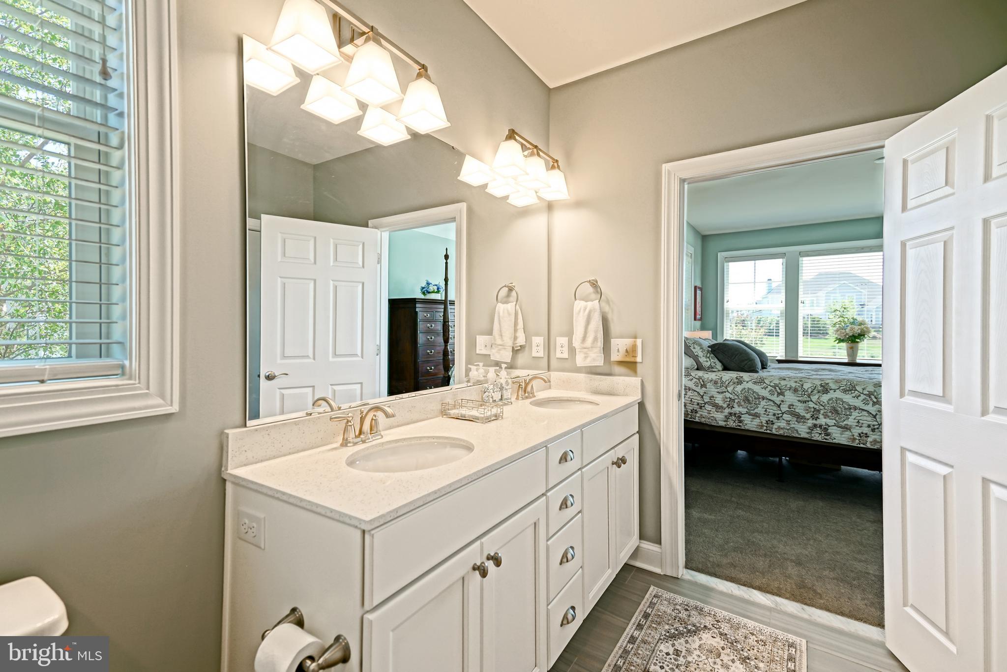 SHOWFIELD - Residential