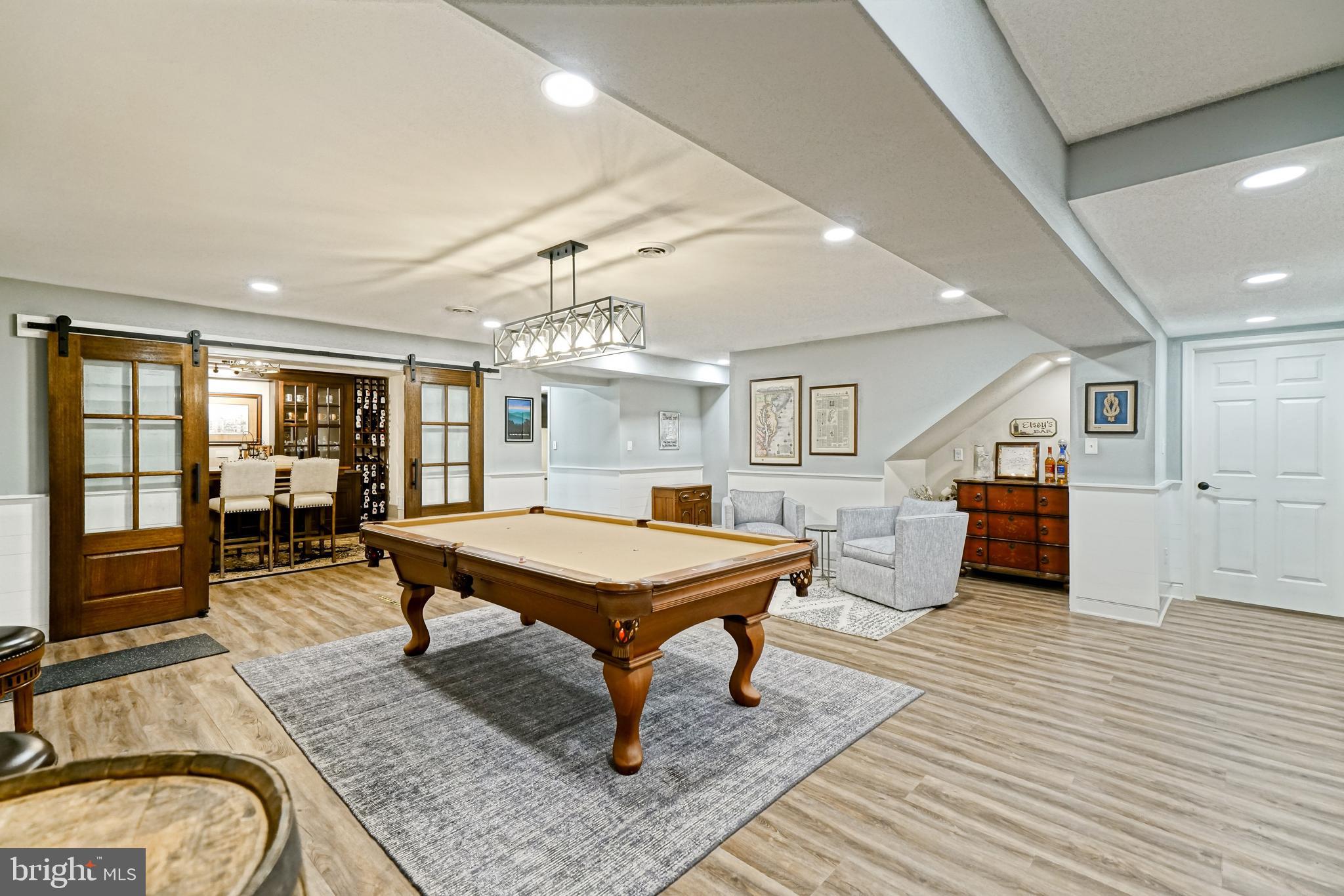 SHOWFIELD - Residential
