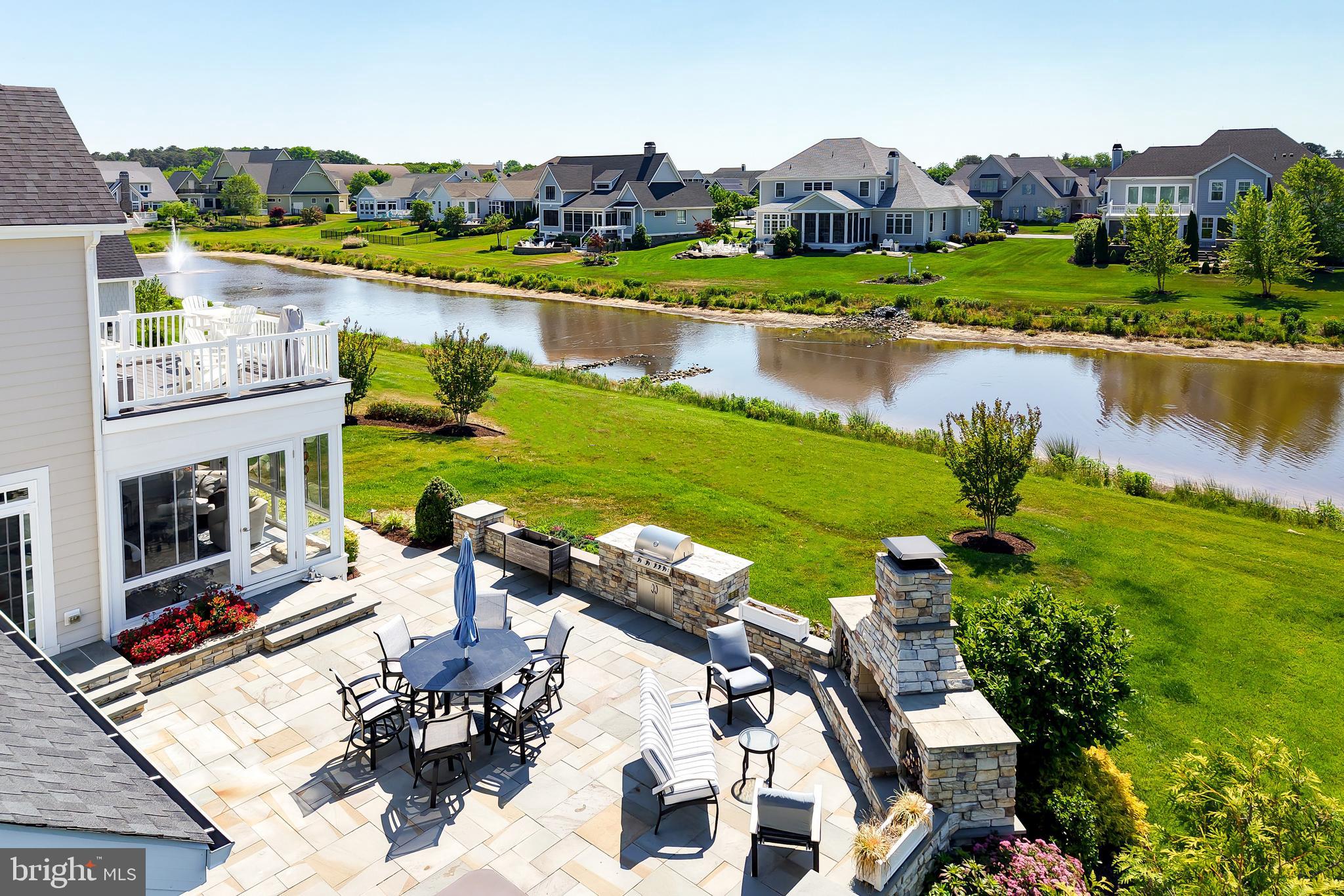 SHOWFIELD - Residential