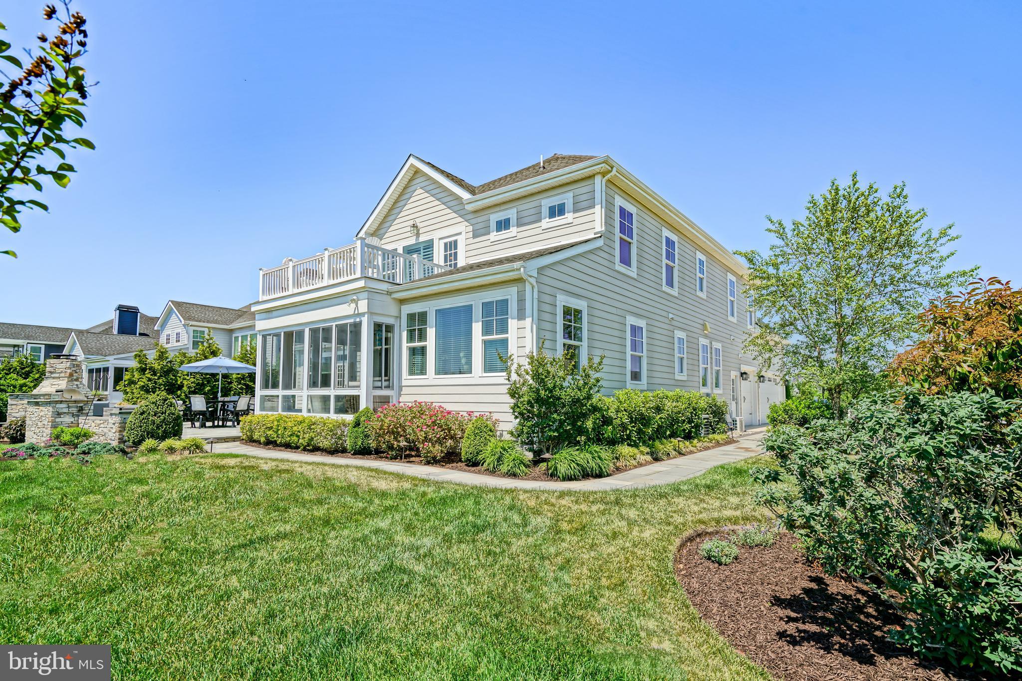 SHOWFIELD - Residential