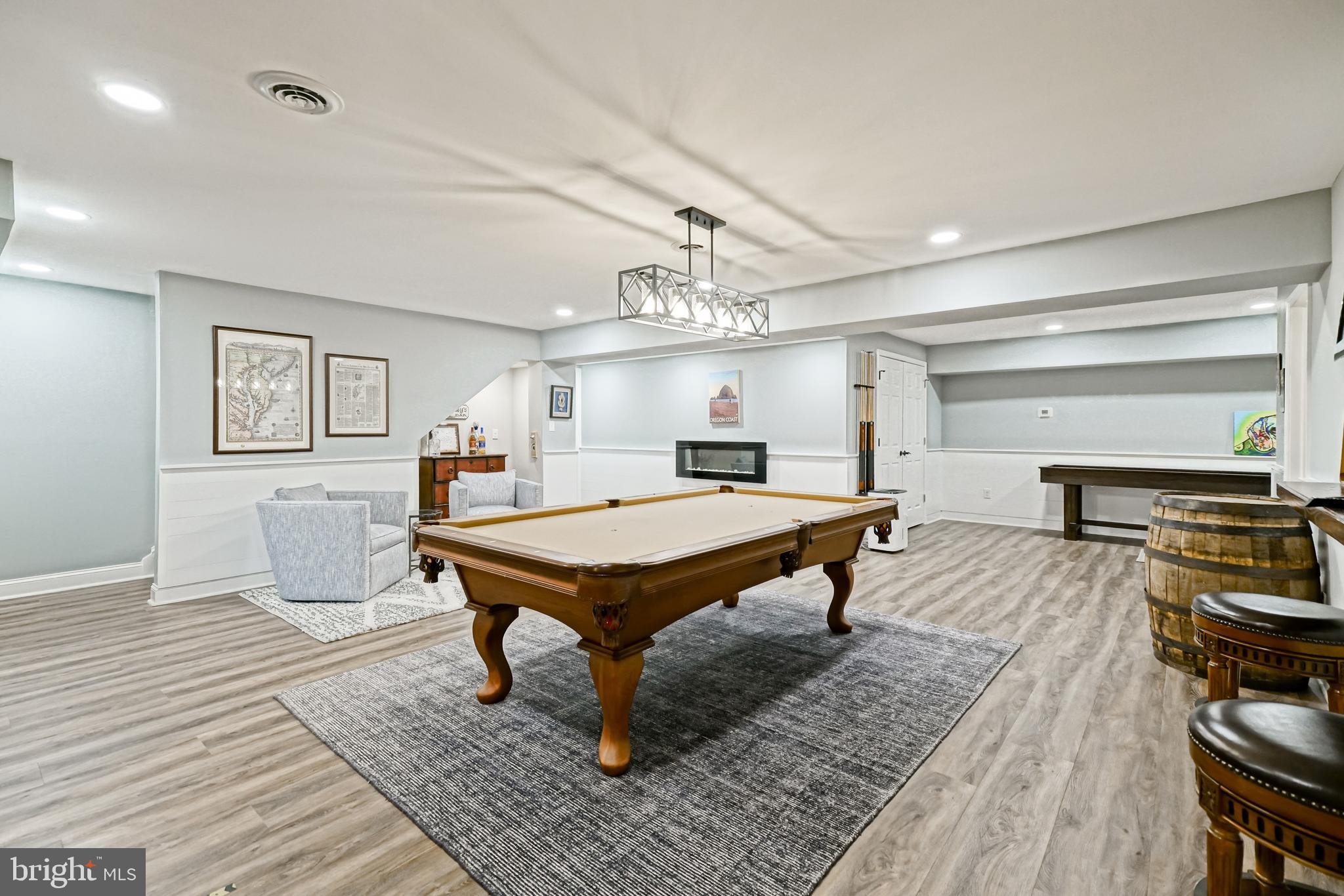 SHOWFIELD - Residential