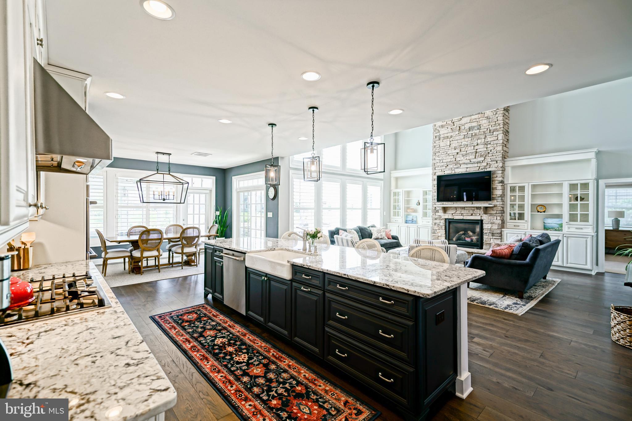 SHOWFIELD - Residential