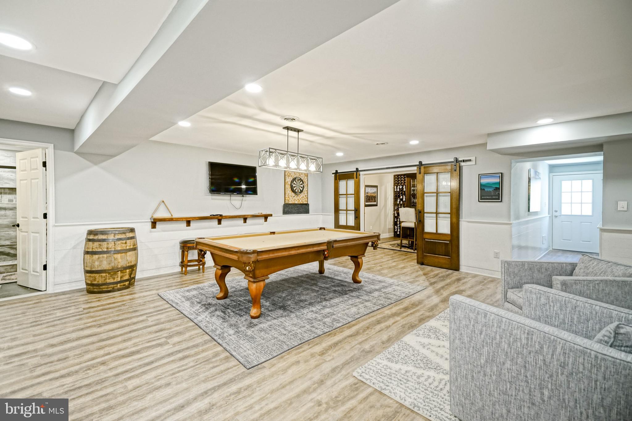 SHOWFIELD - Residential