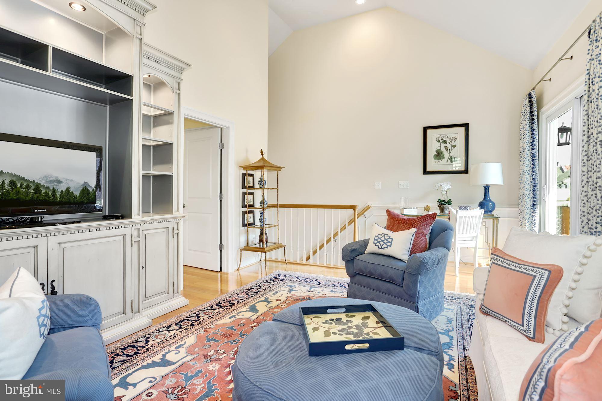 CHATHAM SQUARE - Residential