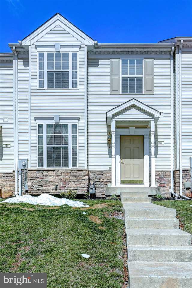 Like new townhome in ultra-convenient location close to commuting routes. Enjoy lovely views from family room with cozy fireplace. Open living space with 9' ceilings and smart layout. All fresh carpet and paint in whole home. Huge master suite with vaulted ceiling, luxurious soaking tub and walk in closet! Oversized garage and finished den in lower level. One of the few homes with main living floor at ground level in community.