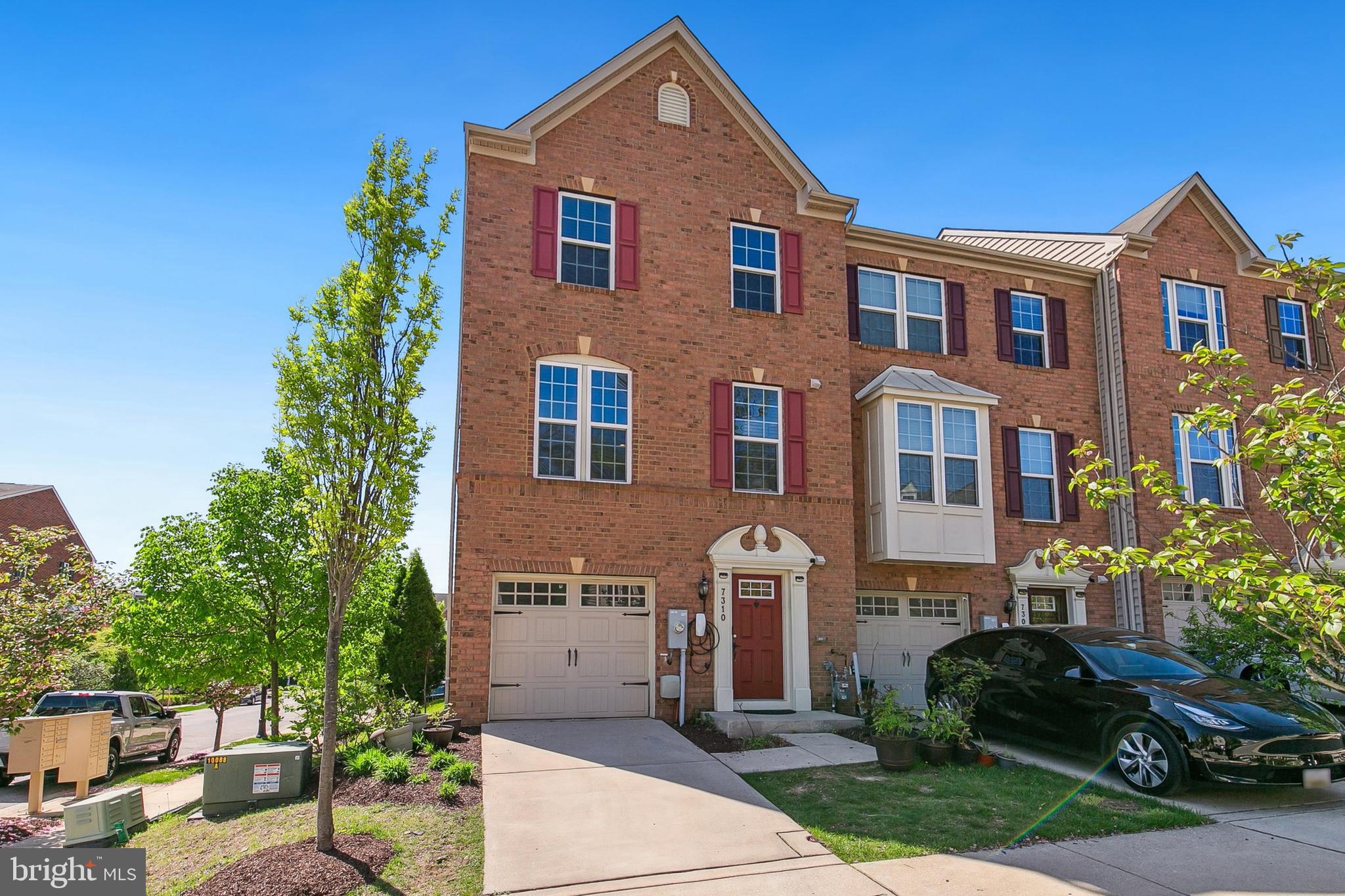 HOWARD SQUARE - Residential