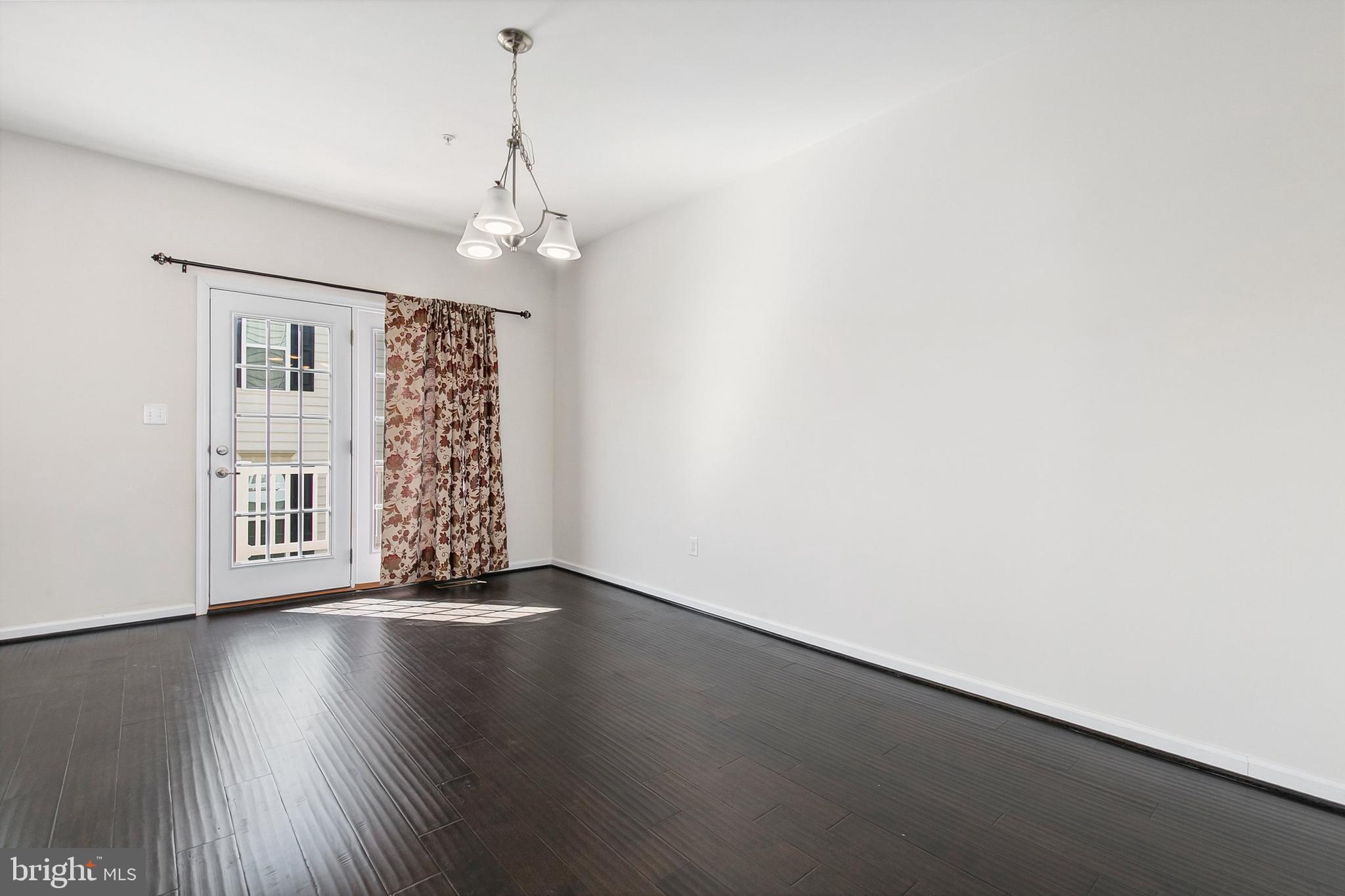 HOWARD SQUARE - Residential