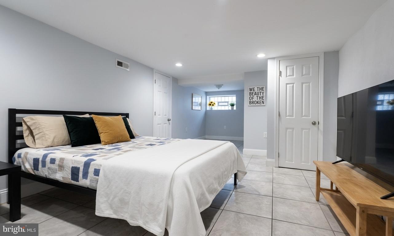 PHILADELPHIA - Residential