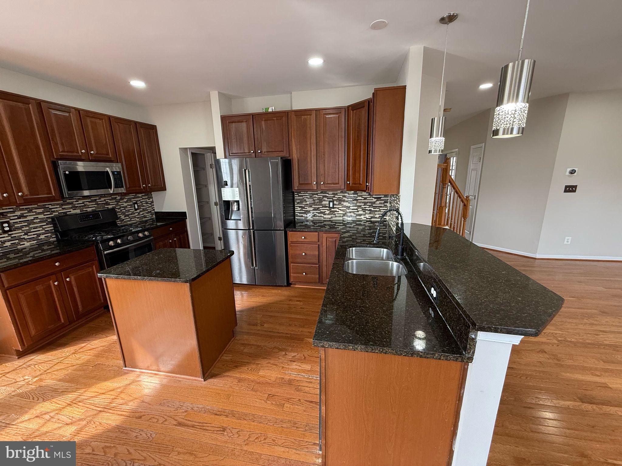 PORT POTOMAC - Residential