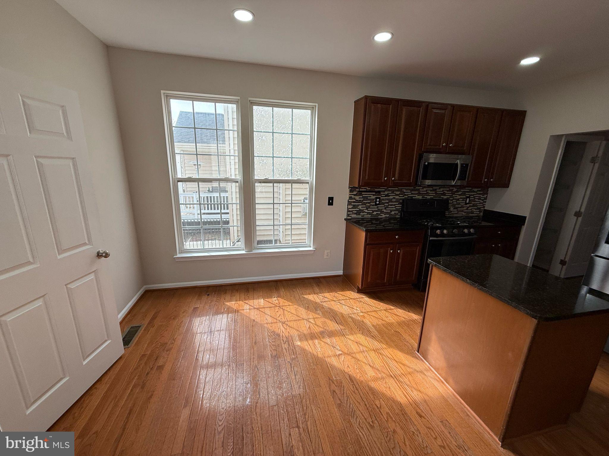 PORT POTOMAC - Residential