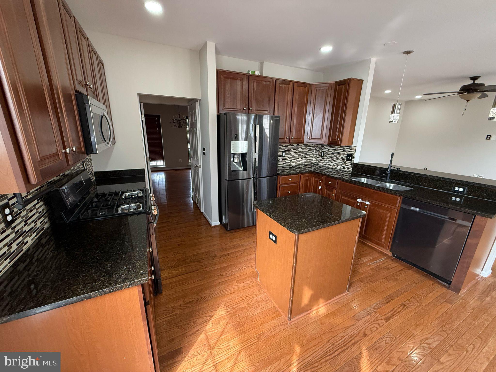 PORT POTOMAC - Residential