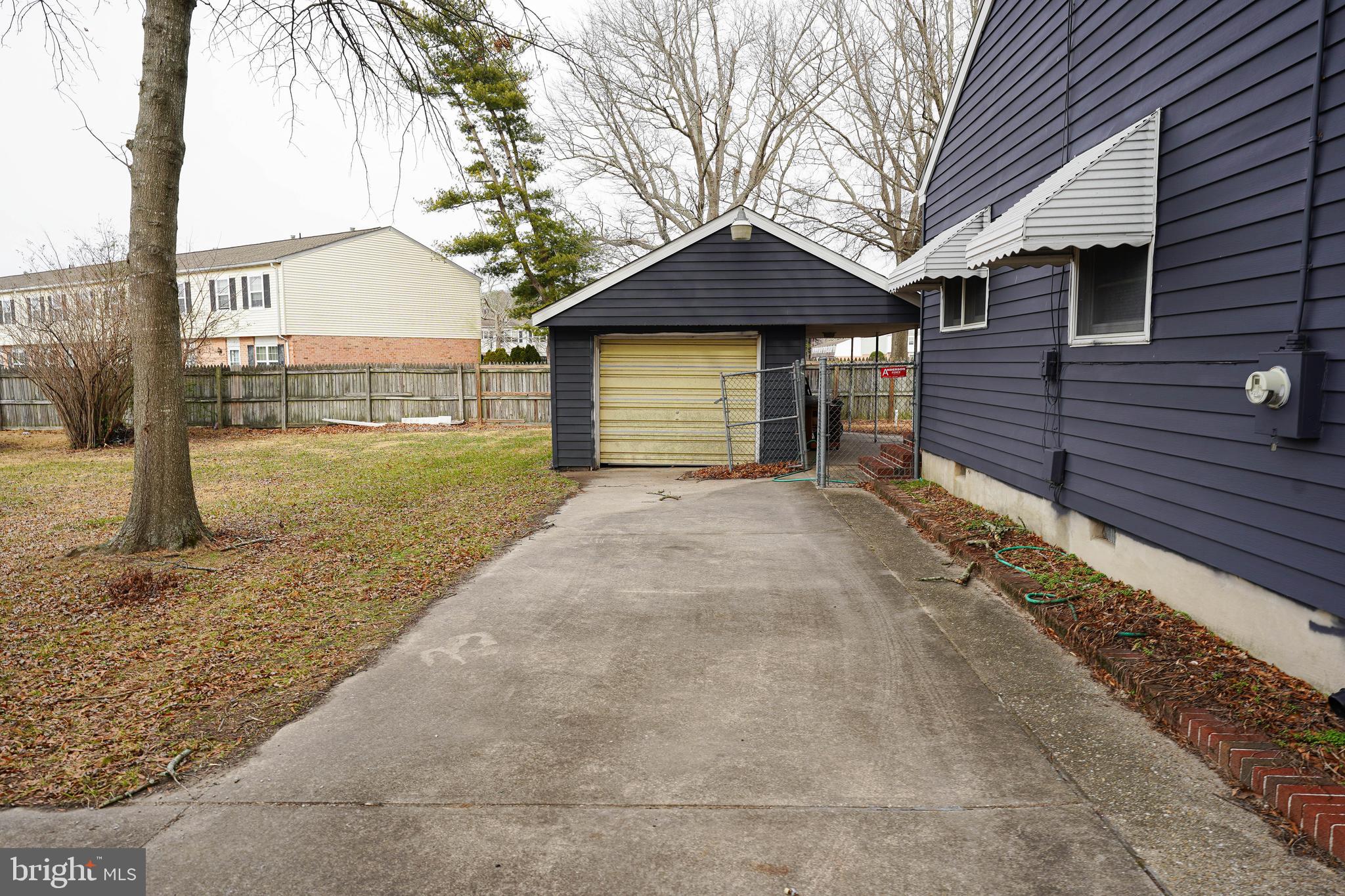 MOSS HILL ACRES - Residential