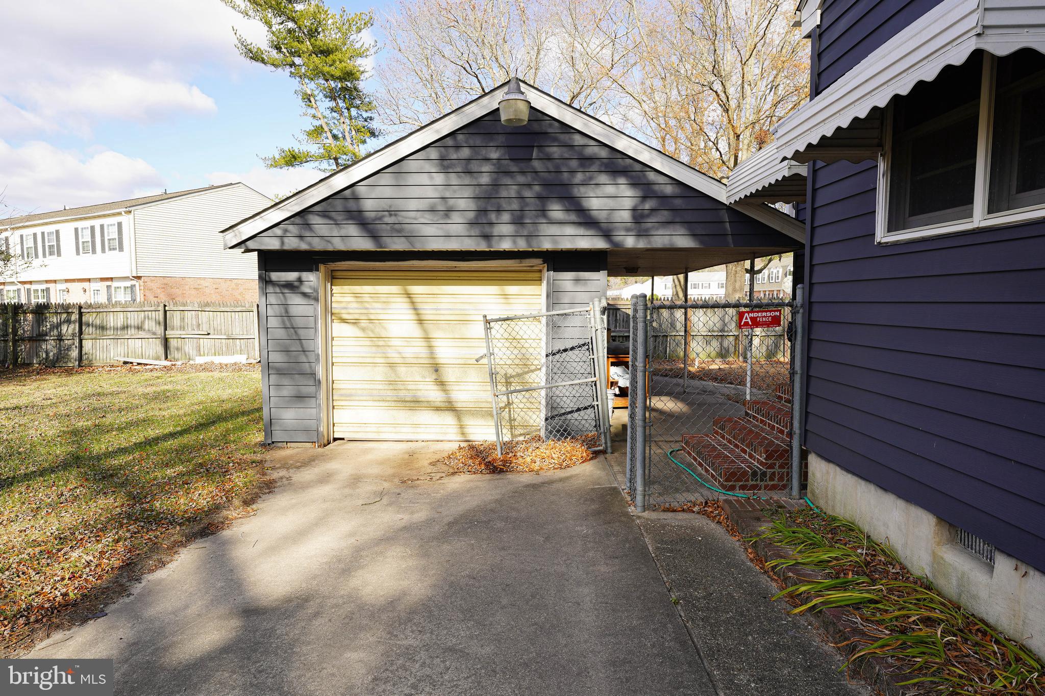 MOSS HILL ACRES - Residential