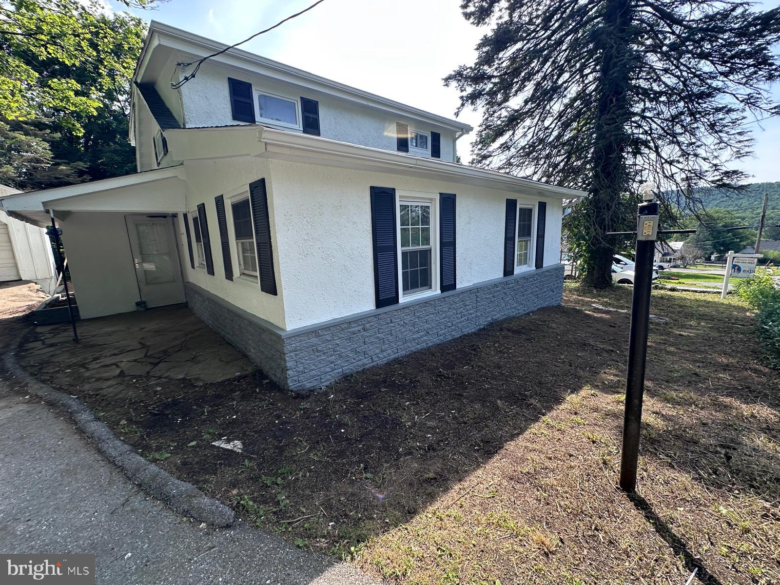 Beautiful Move-In Ready Home on a Large Lot!

Welcome to this charming 3-bedroom, 1.5-bath single-family home featuring central A/C, updated appliances, and a comfortable, inviting layout. Enjoy the spacious lot, detached garage, and peaceful surroundings in a quiet neighborhood. Conveniently located near historic Fort Ritchie, this property offers the perfect combination of comfort, character, and location. Ready for its new owners to move right in!