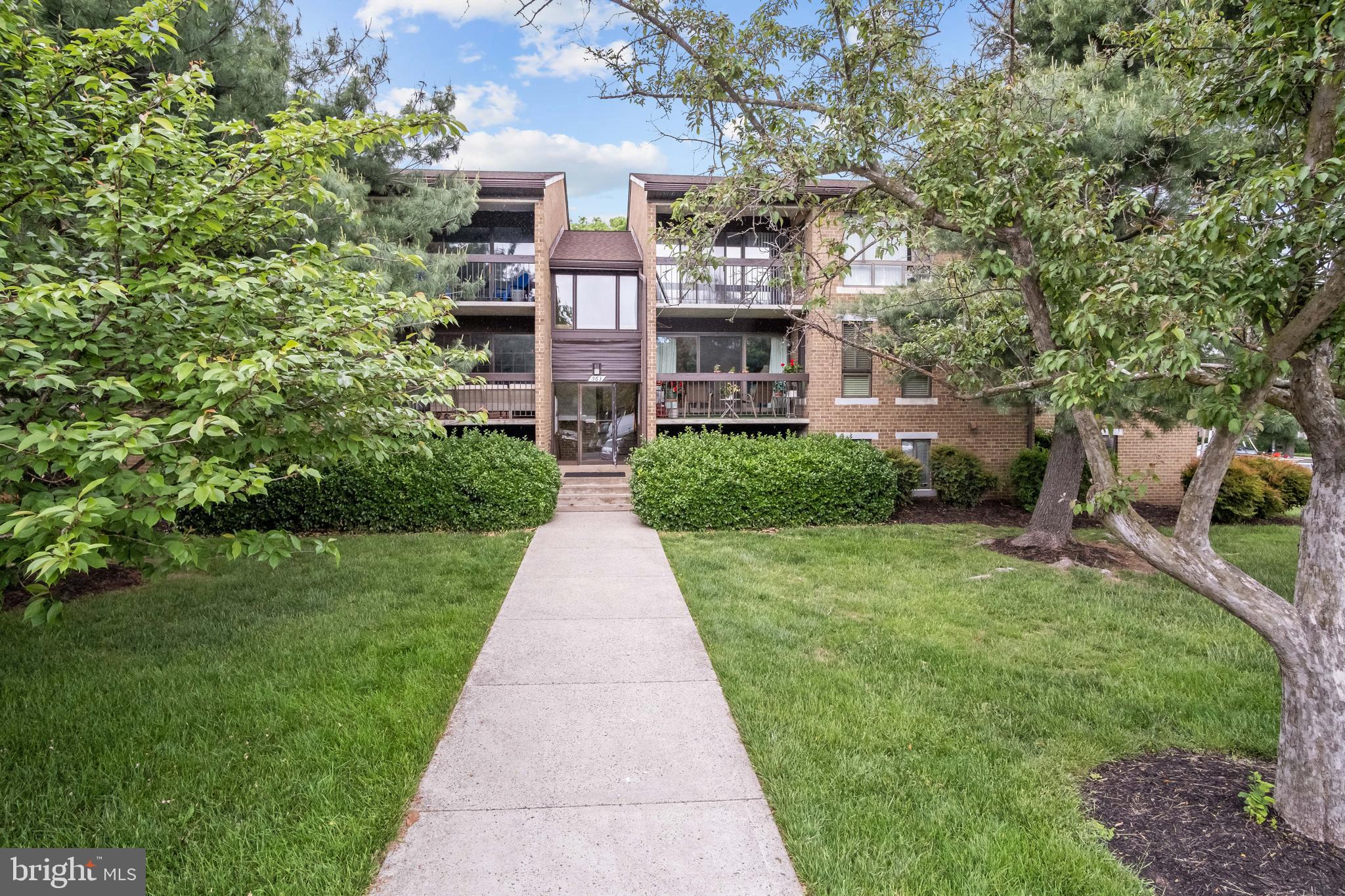 JEFFERSON MEWS - Residential Lease