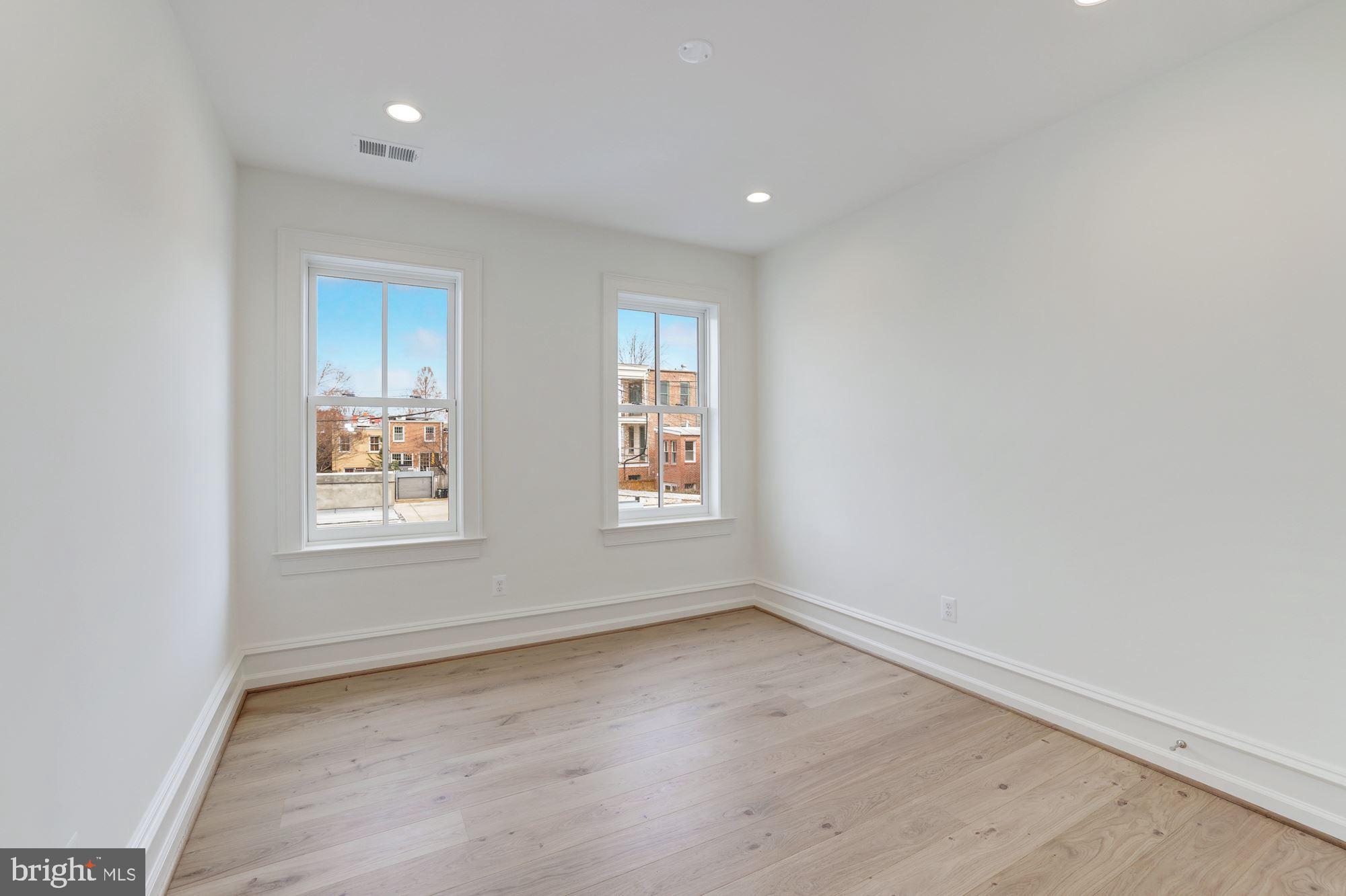 CAPITOL HILL - Residential