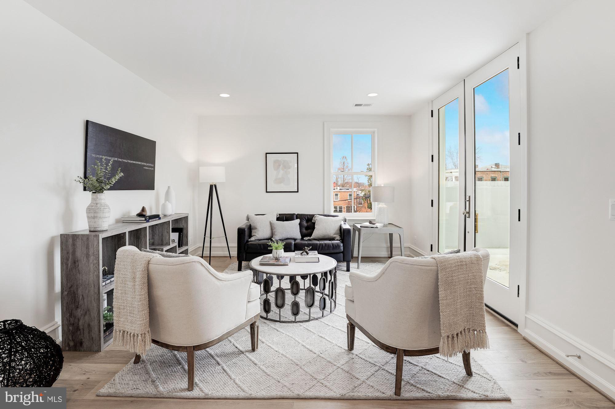 CAPITOL HILL - Residential