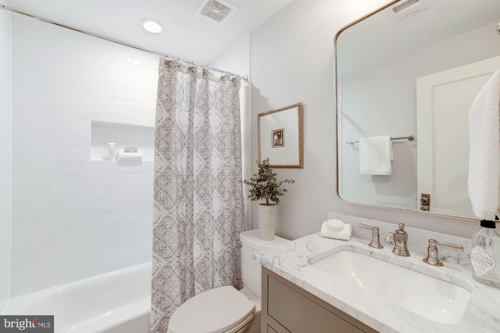 CAPITOL HILL - Residential