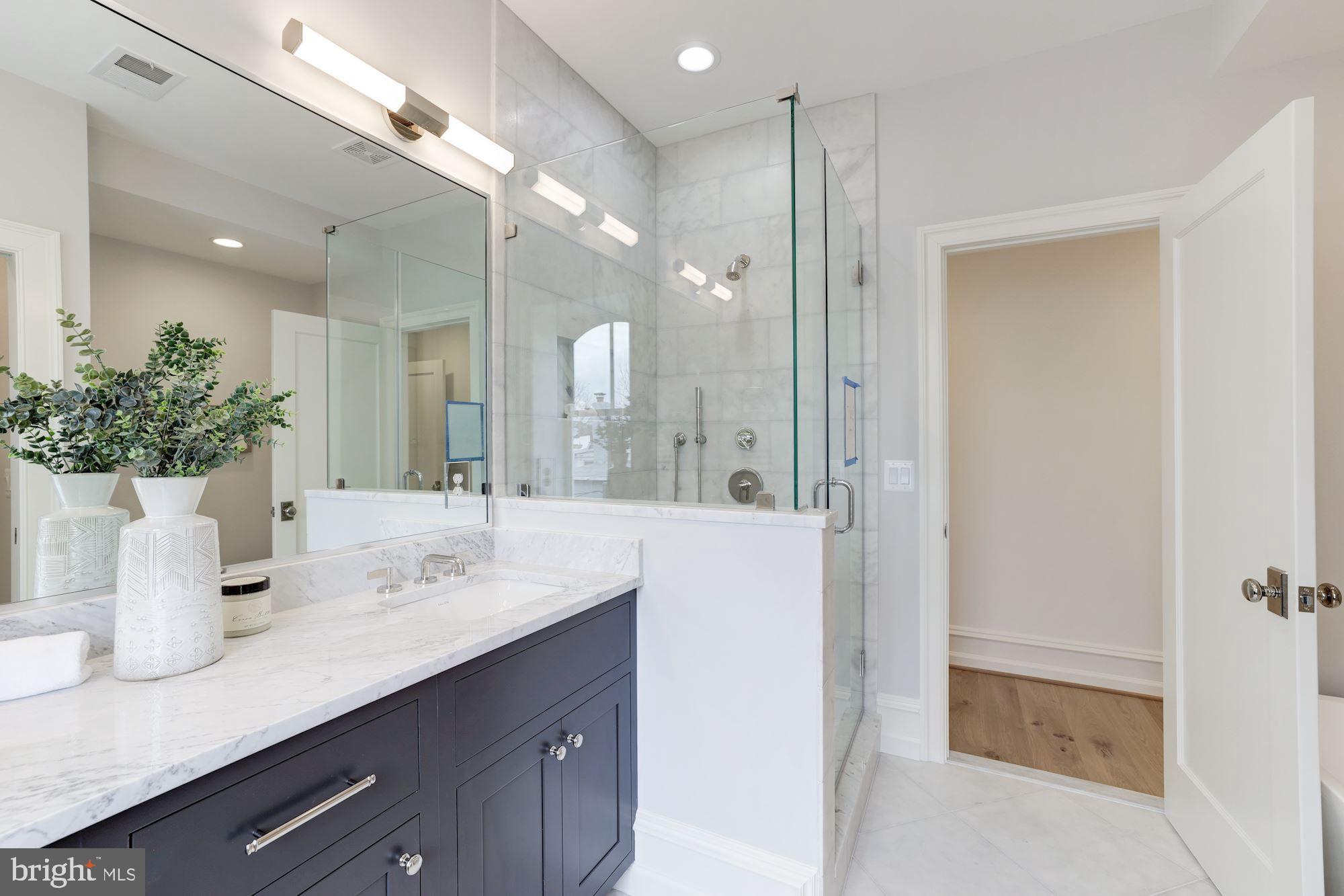 CAPITOL HILL - Residential