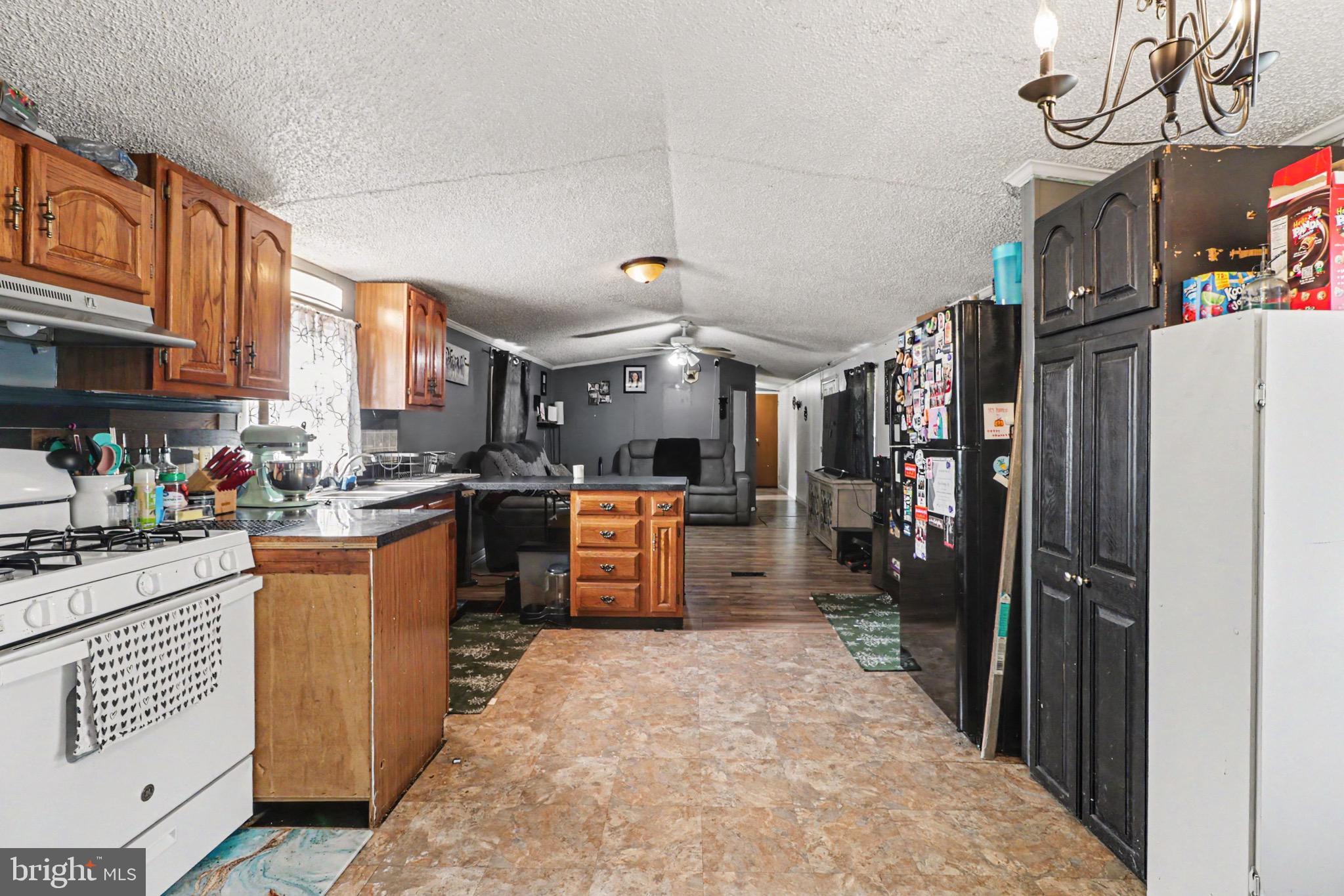 NORTHVIEW MANOR - Residential
