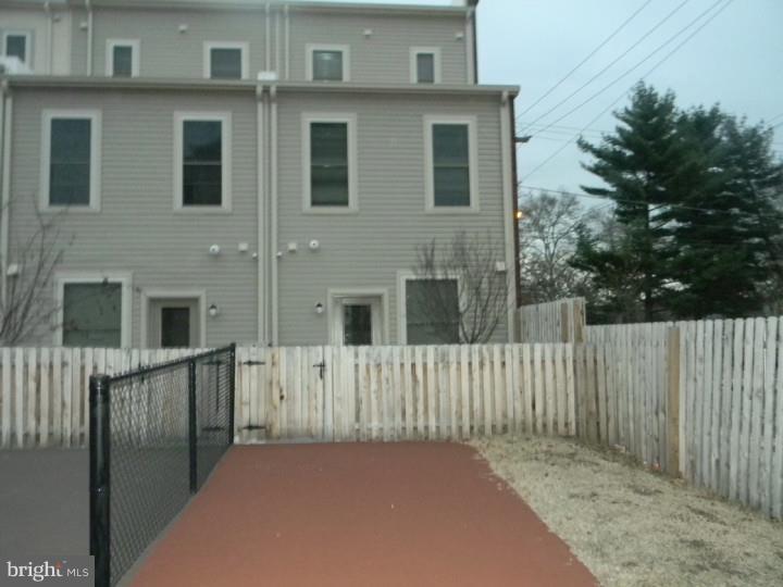KENSINGTON - Residential
