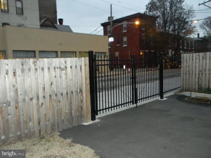 KENSINGTON - Residential
